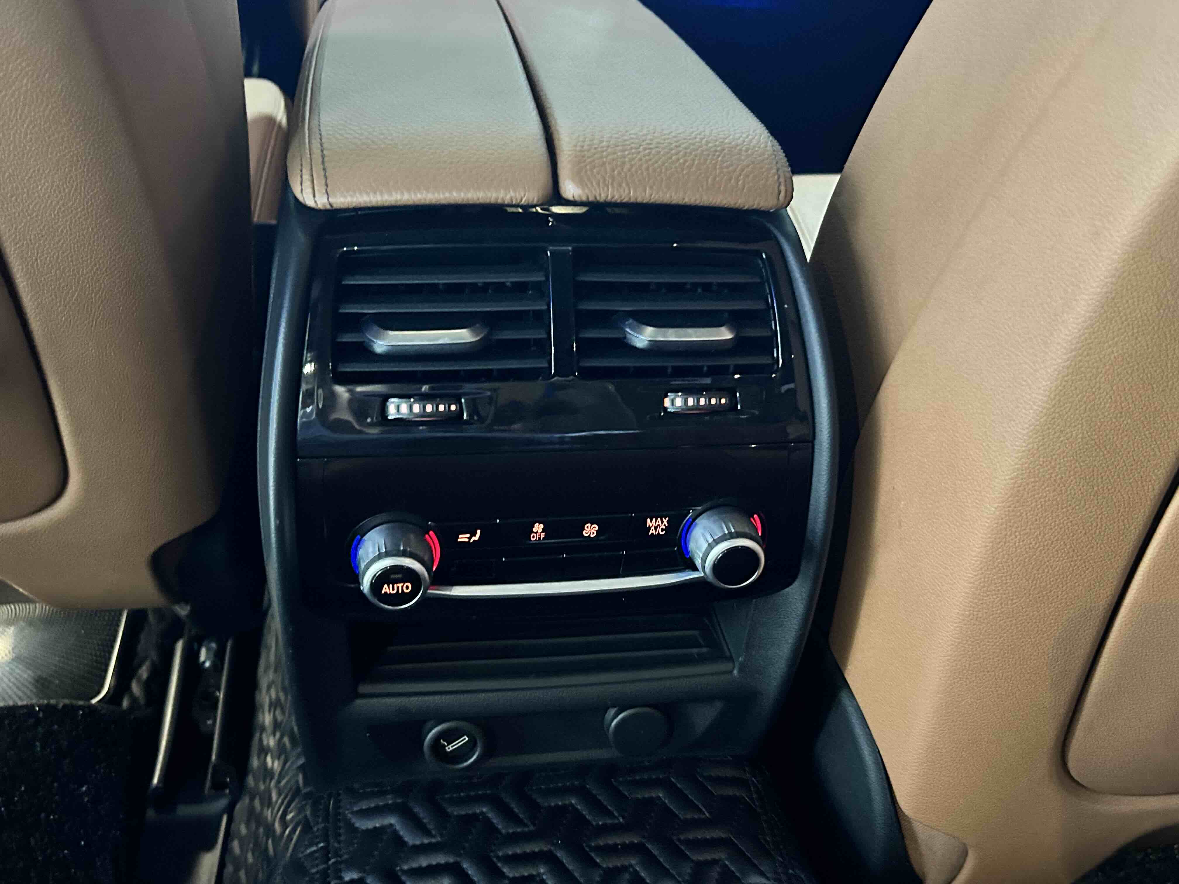 BMW 5 Series 2018 car image #16