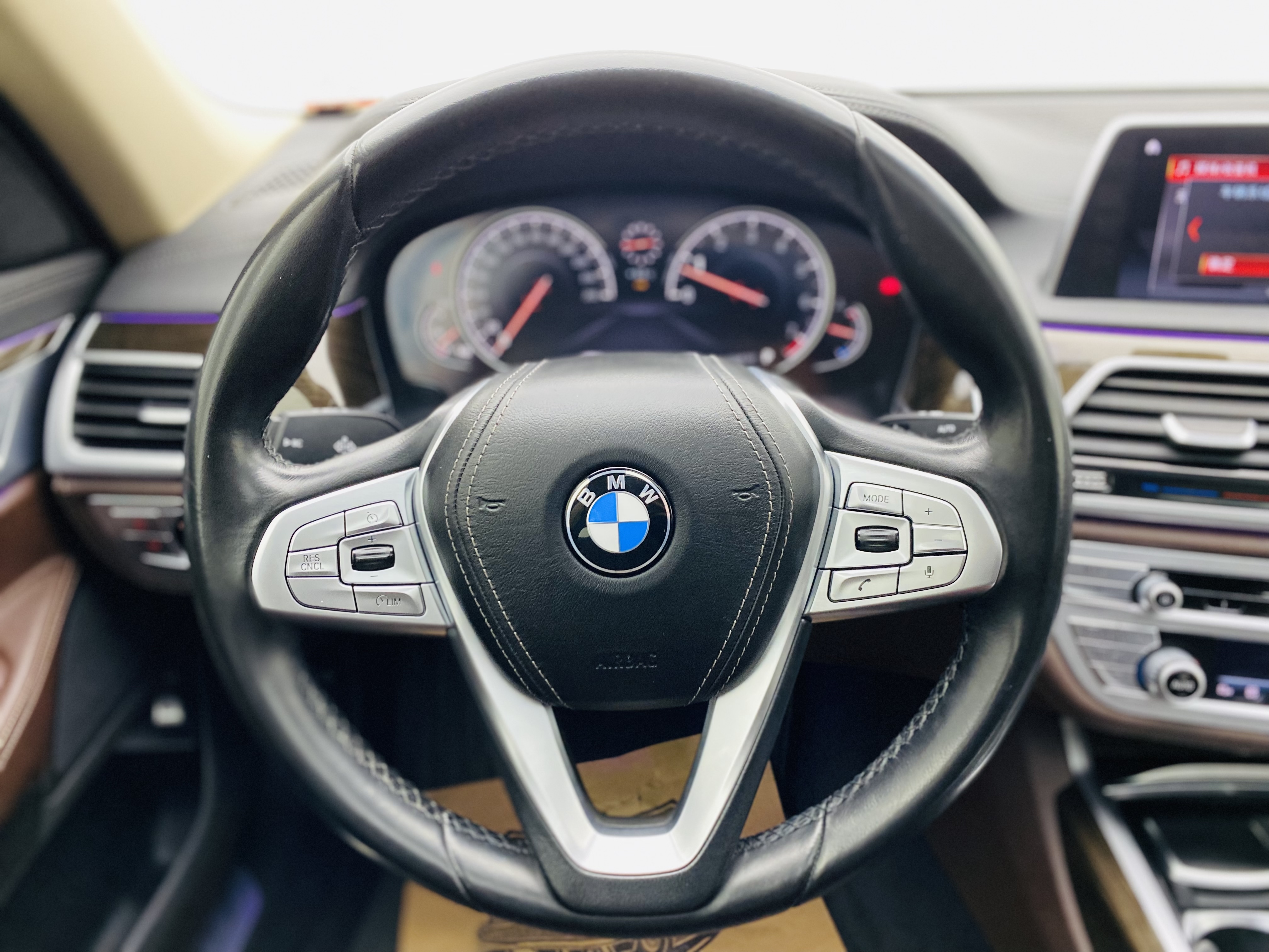 BMW 7 Series 2018 #16 BMW 7 Series 2018 car image #16