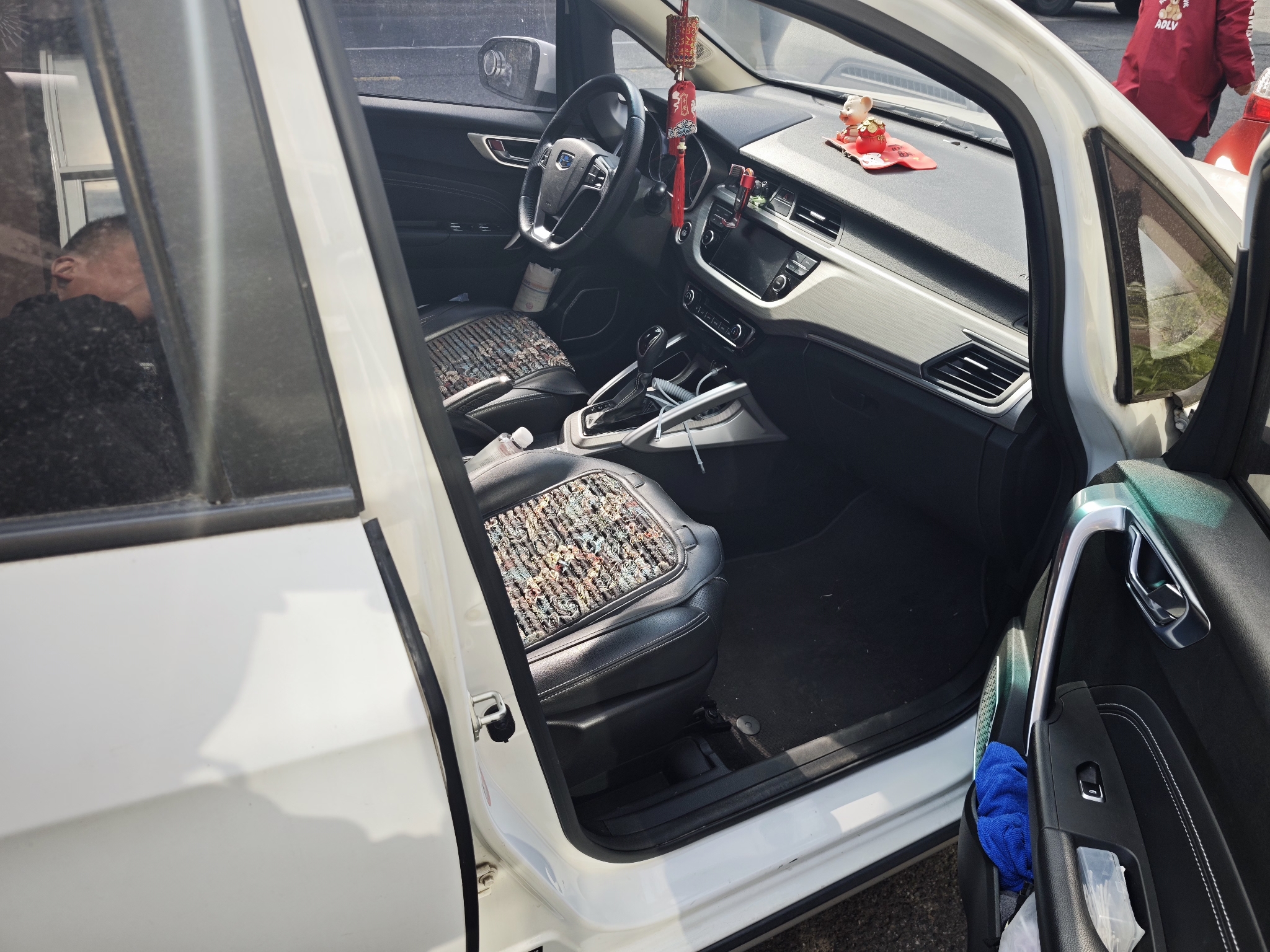 Vision X3 2018 immagine di auto #16