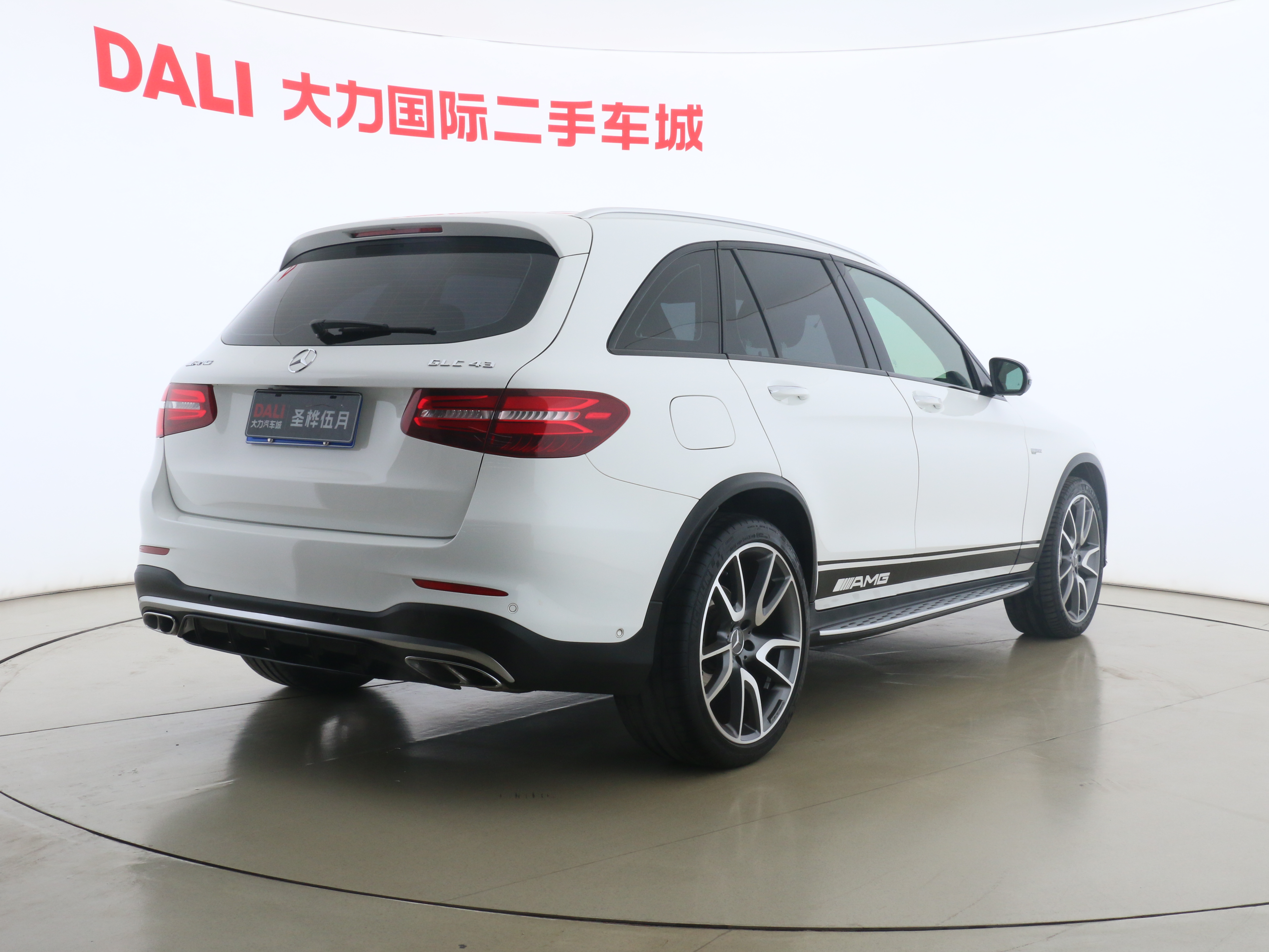 Mercedes-Benz GLC AMG 2018 immagine di auto #16