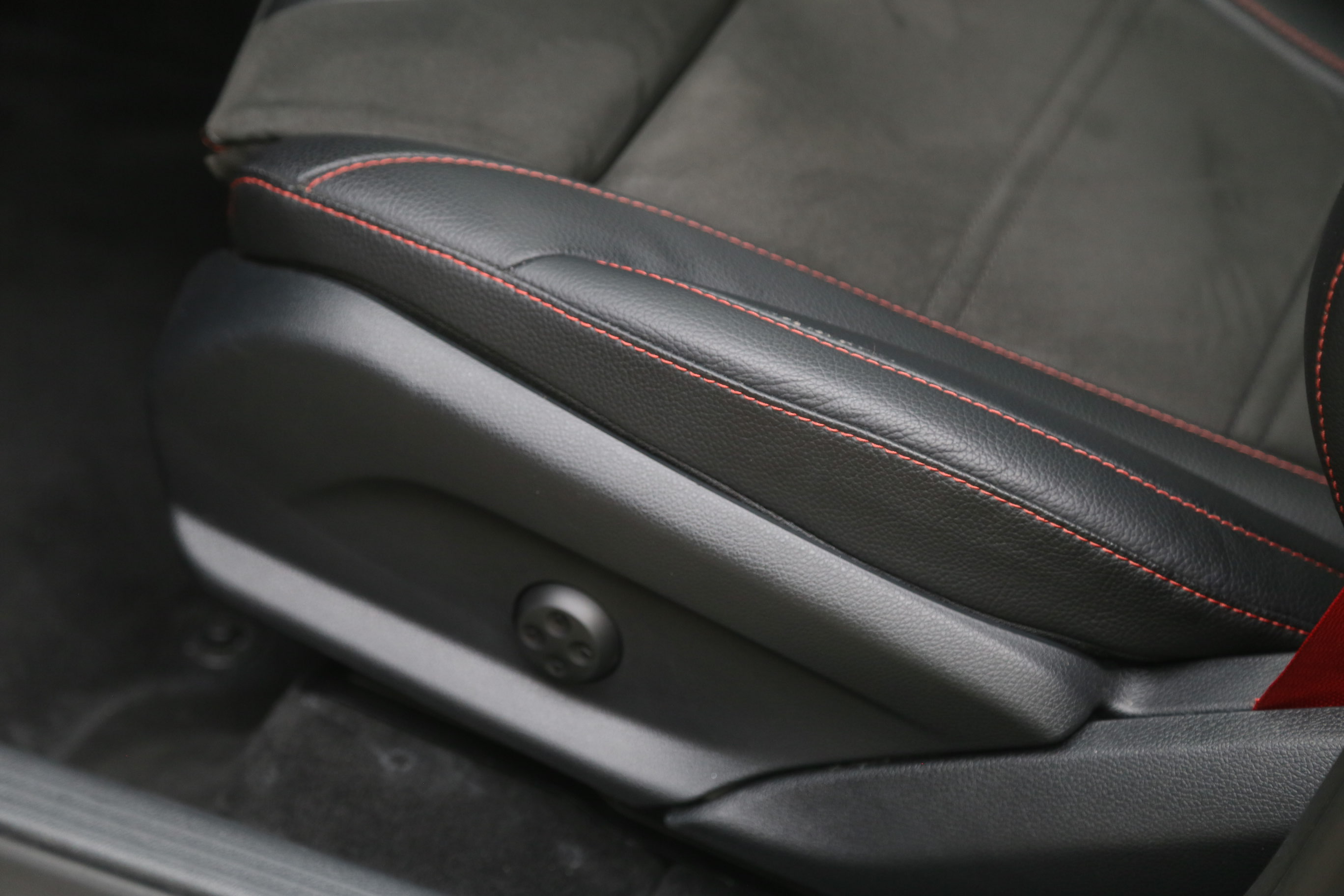 Mercedes-Benz GLC Coupe AMG 2019 изображение автомобиля #16