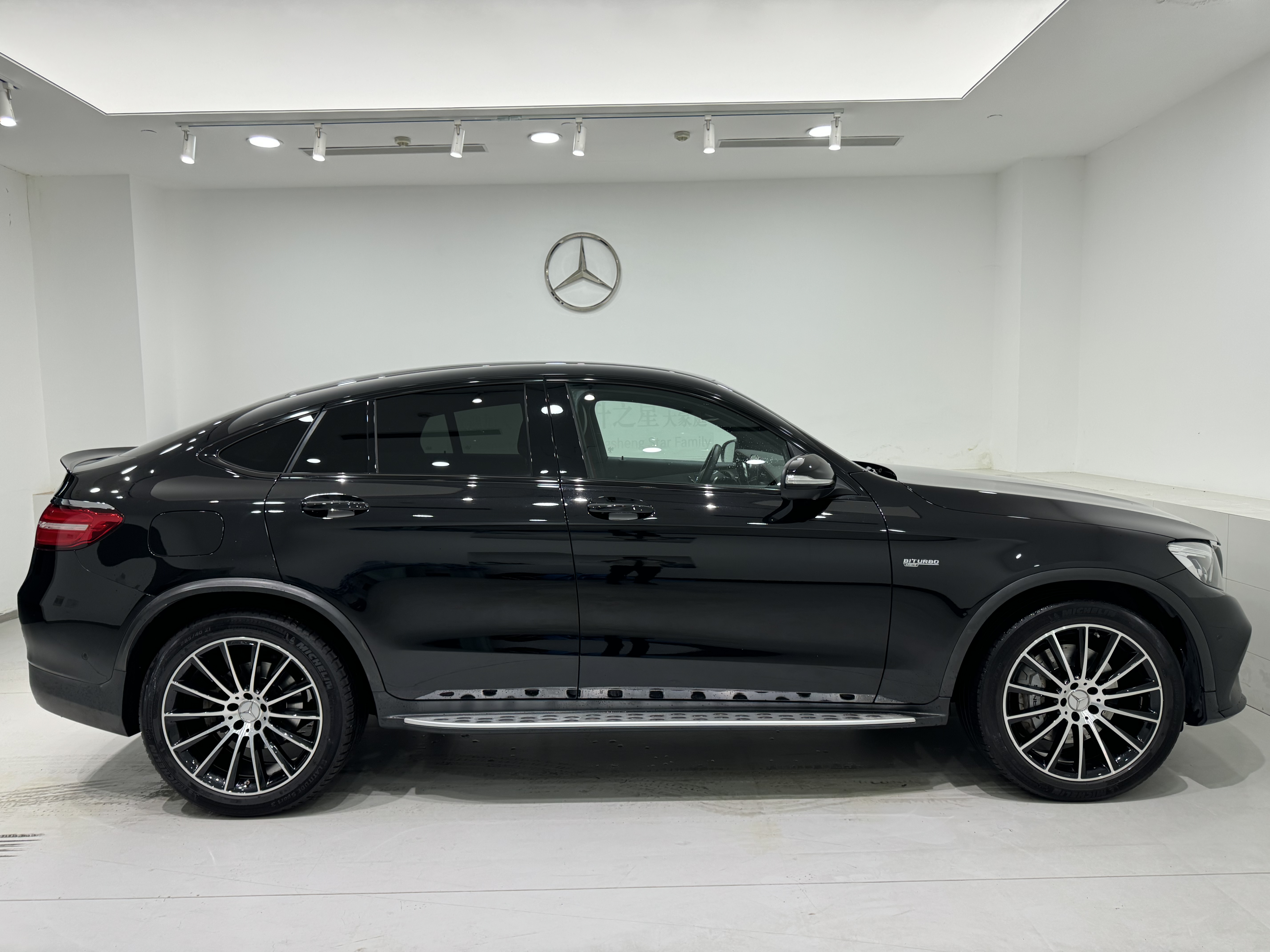 Mercedes-Benz GLC Coupe AMG 2018 изображение автомобиля #16