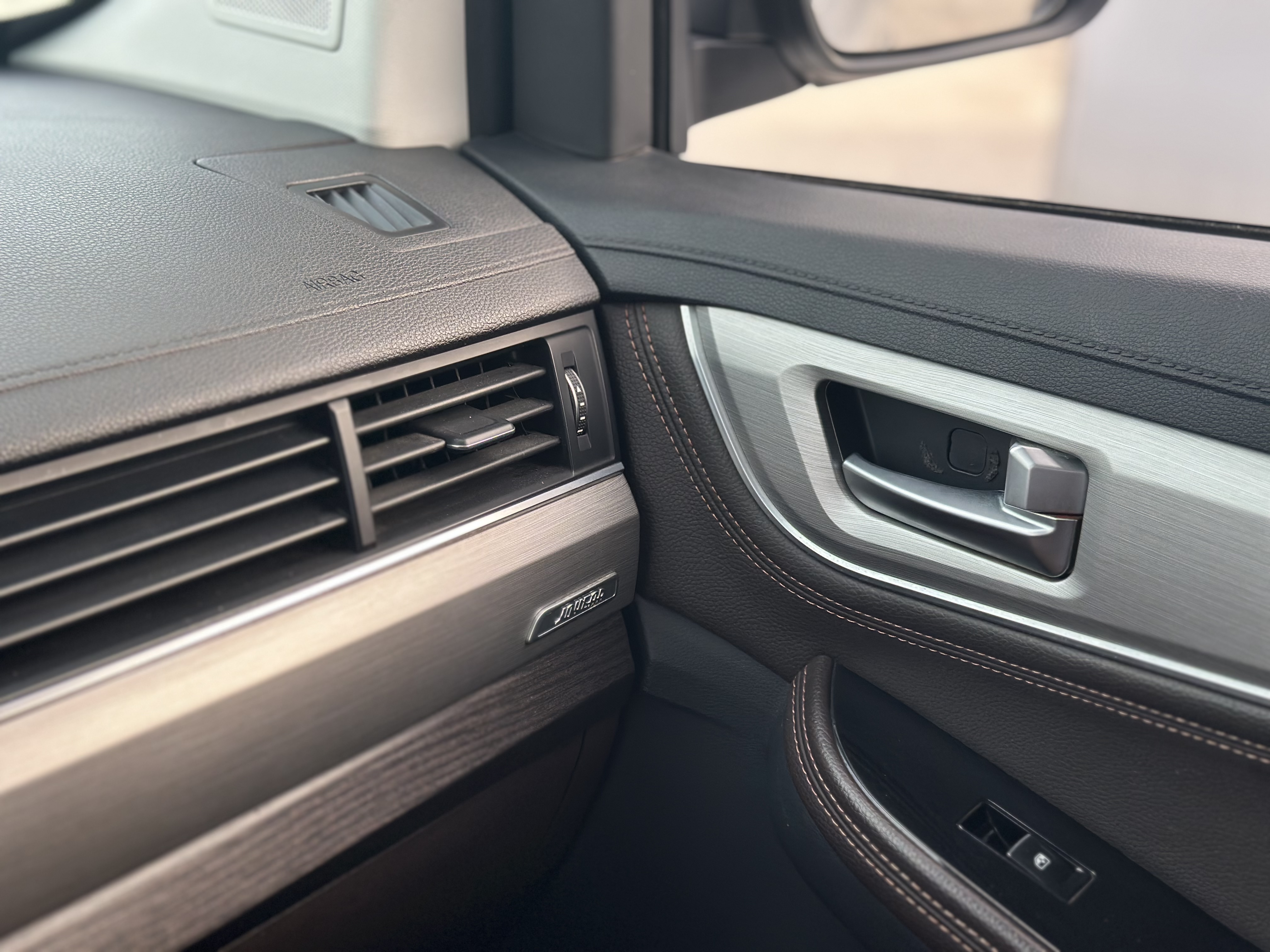 Forthing SX6 2019 car image #16