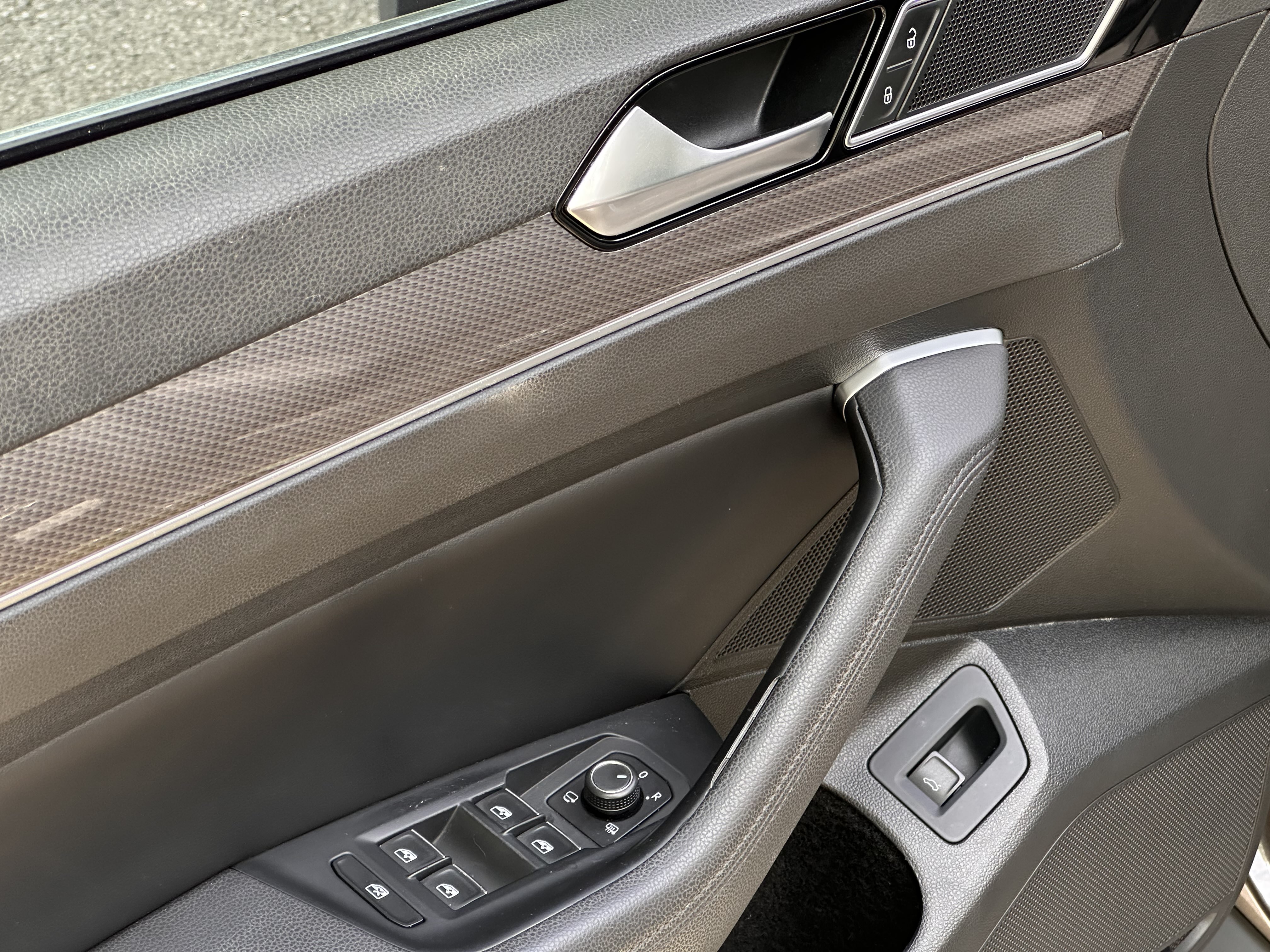 Volkswagen Passat Variant 2018 immagine di auto #16