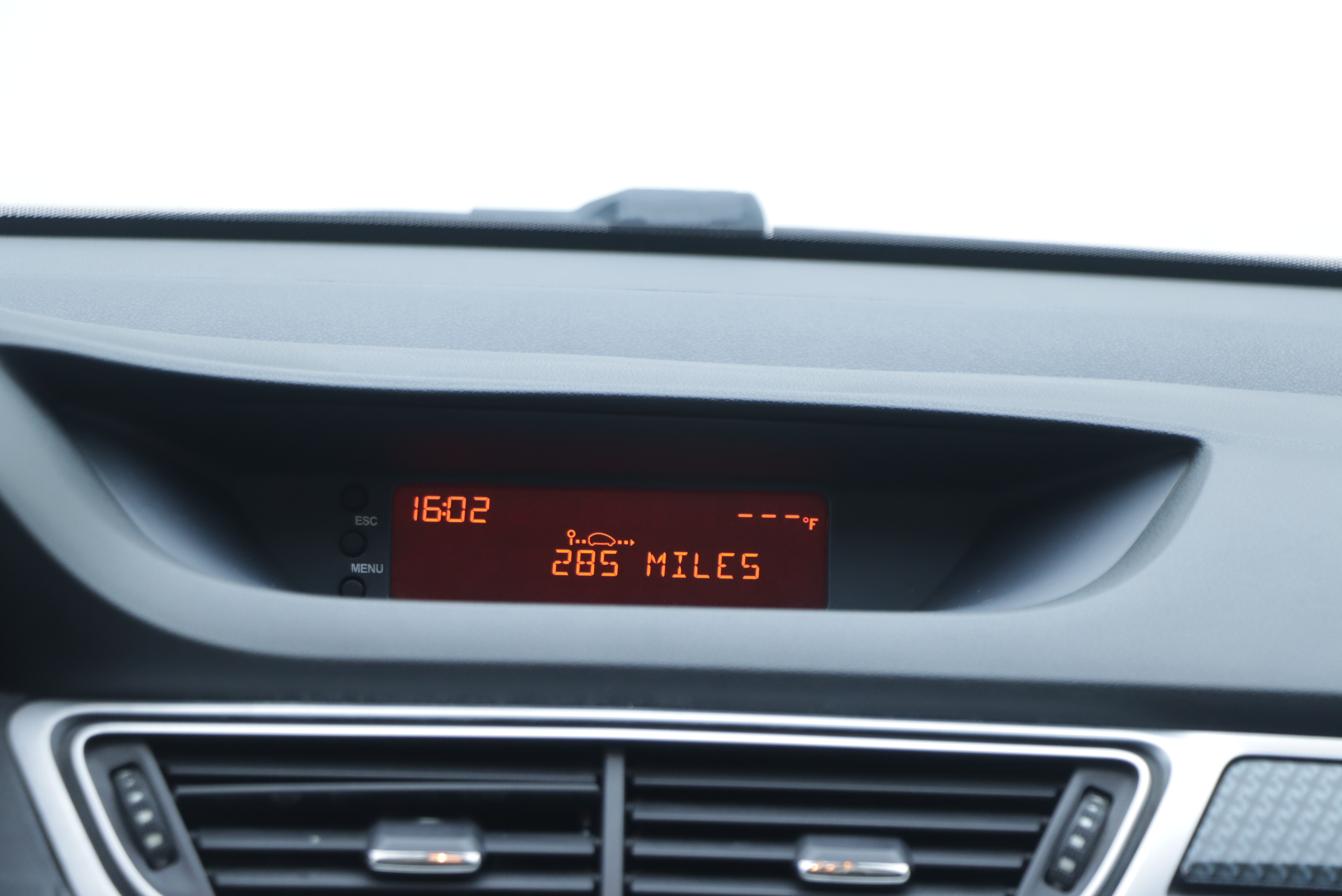 Peugeot 308 2015 car image #16