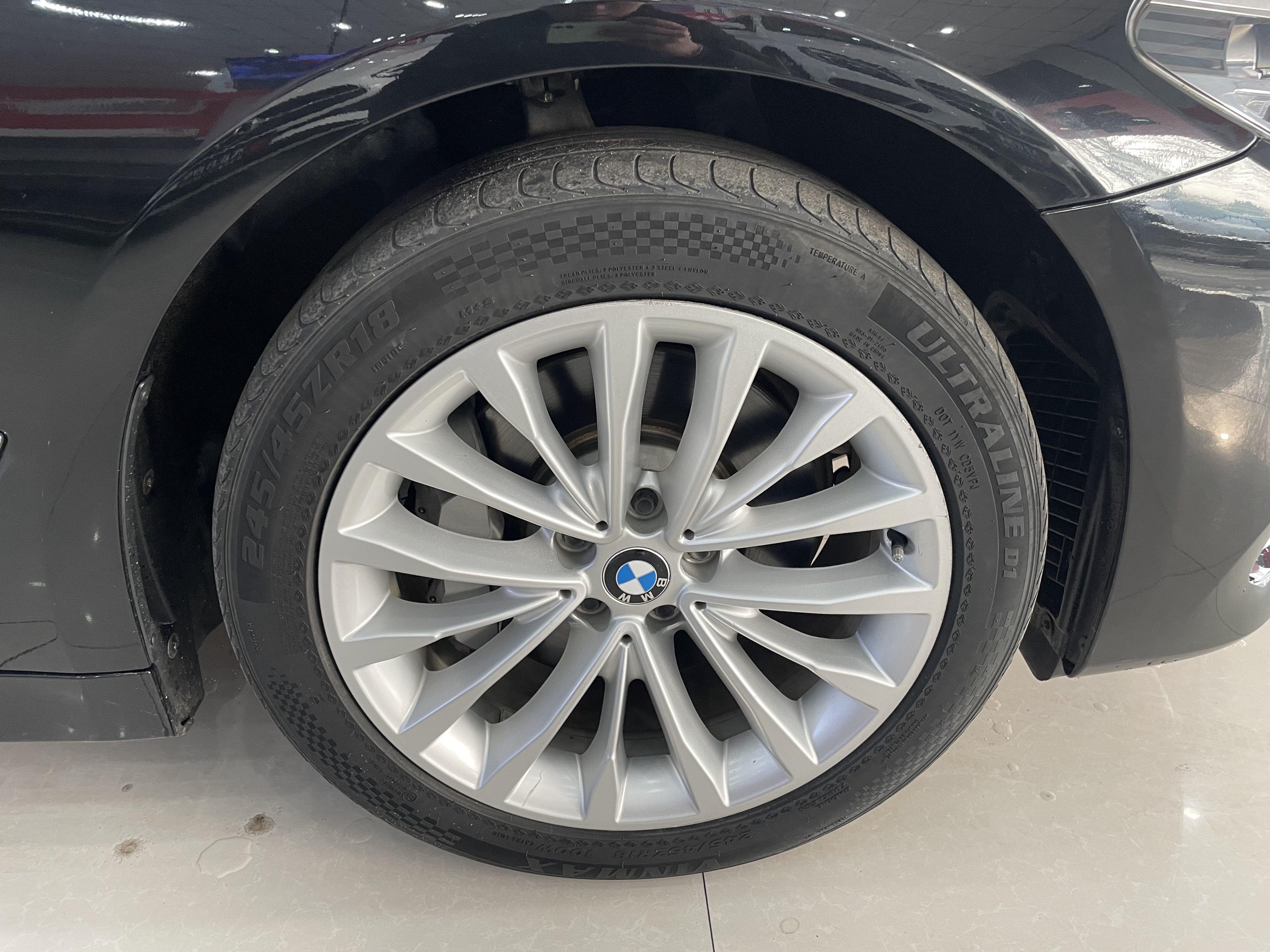 BMW 5 Series 2019 #16 BMW 5 Series 2019 car image #16