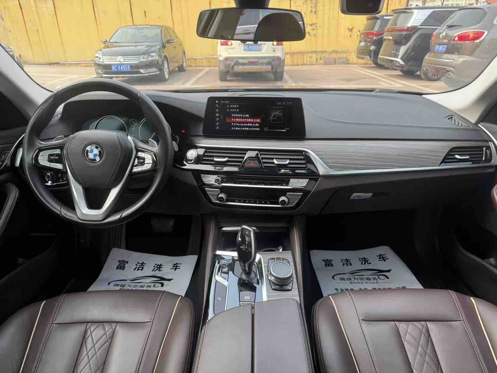 BMW 5 Series 2018 car image #16