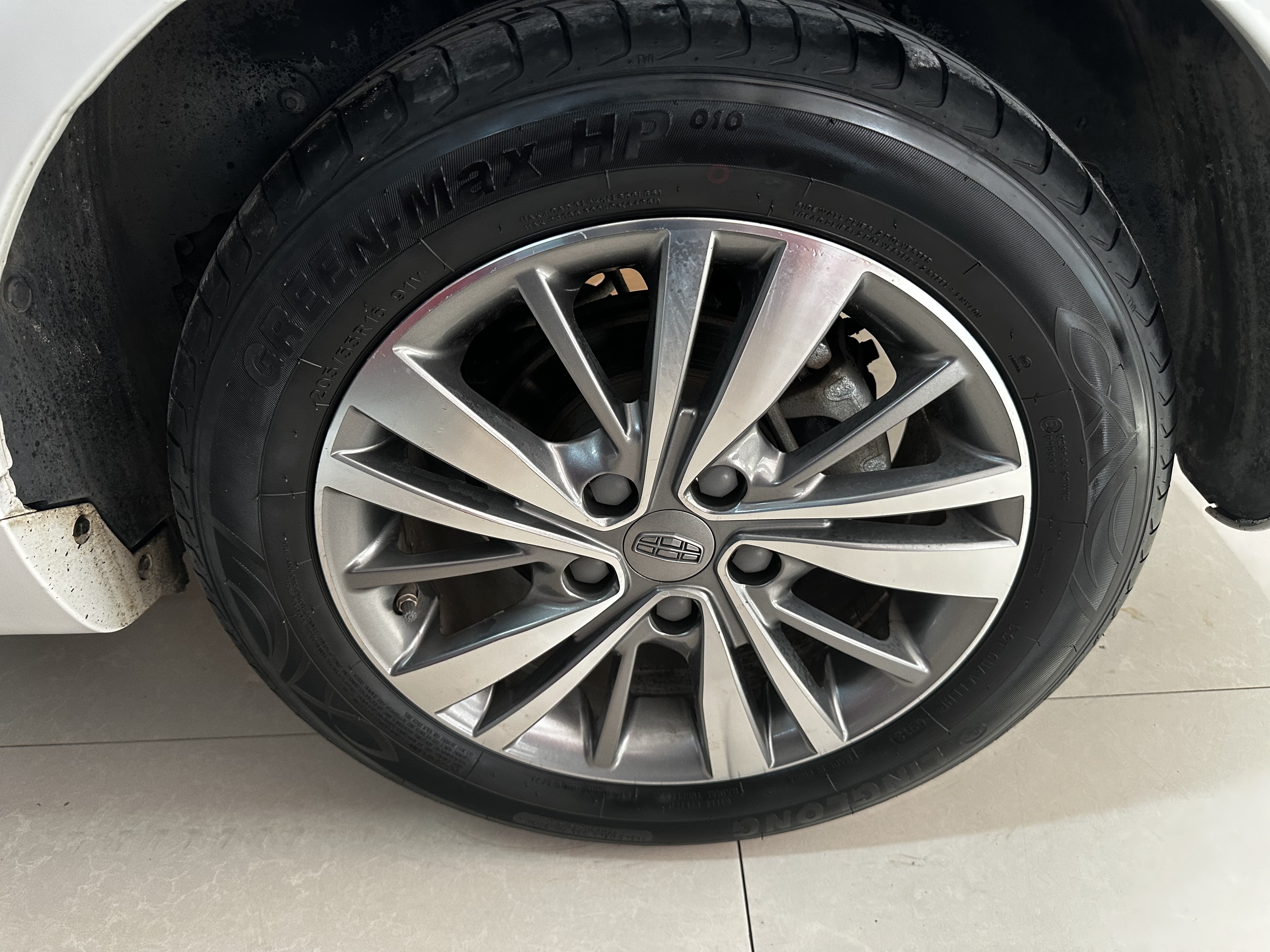 GEELY Emgrand 2018 #16 GEELY Emgrand 2018 car image #16