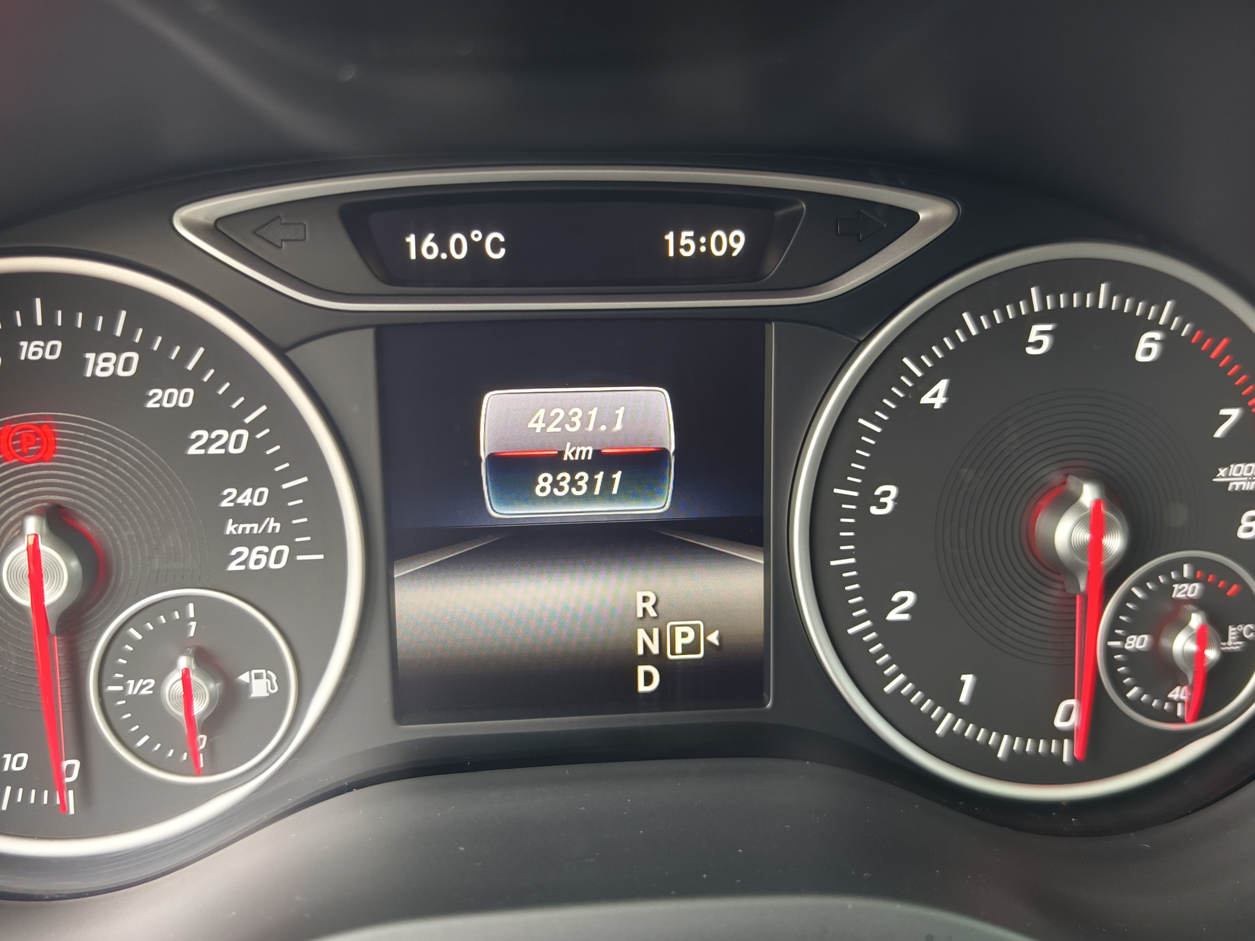 Mercedes-Benz B Class 2018 car image #16