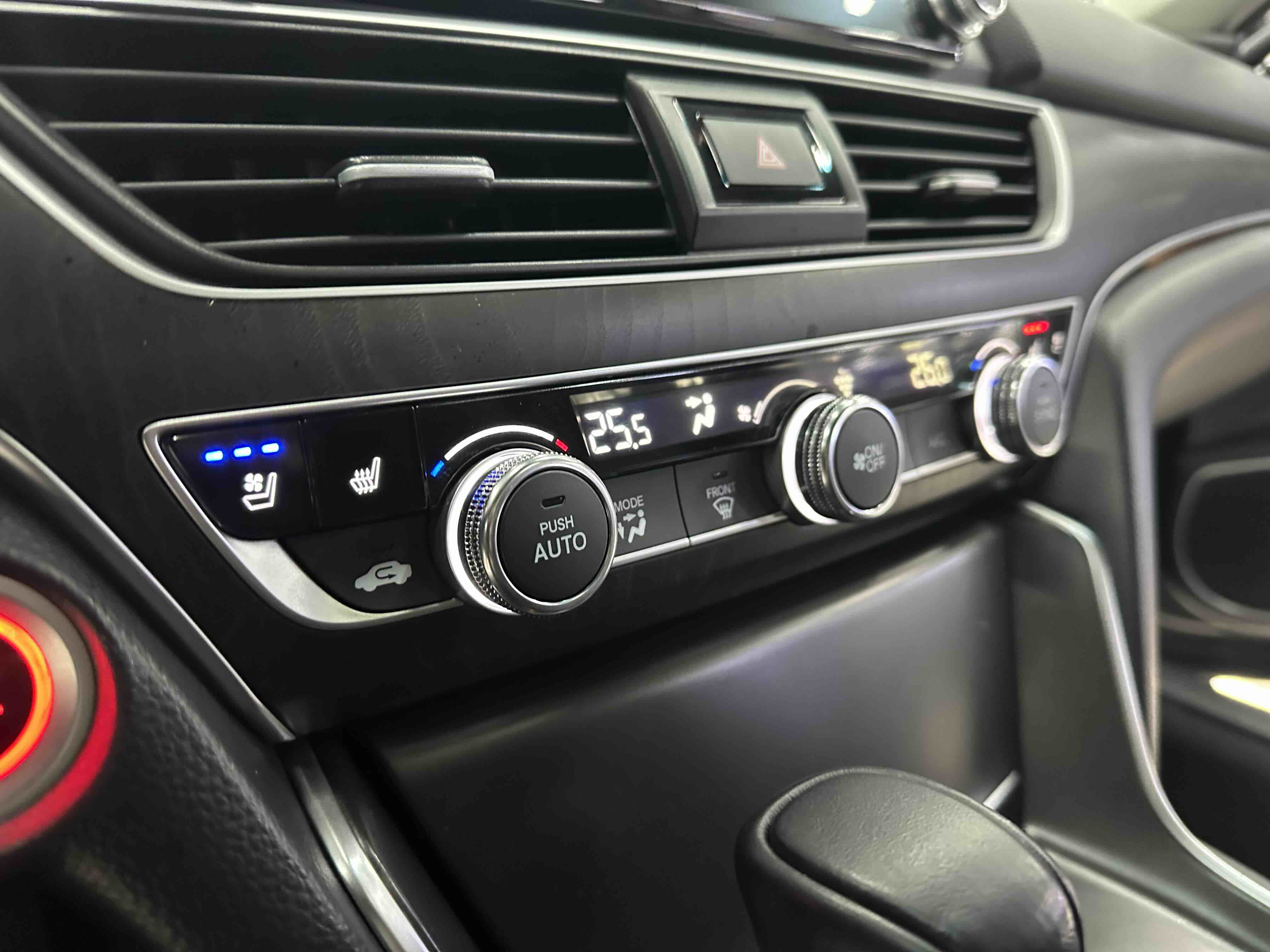 Honda Accord 2019 #16 Honda Accord 2019 car image #16