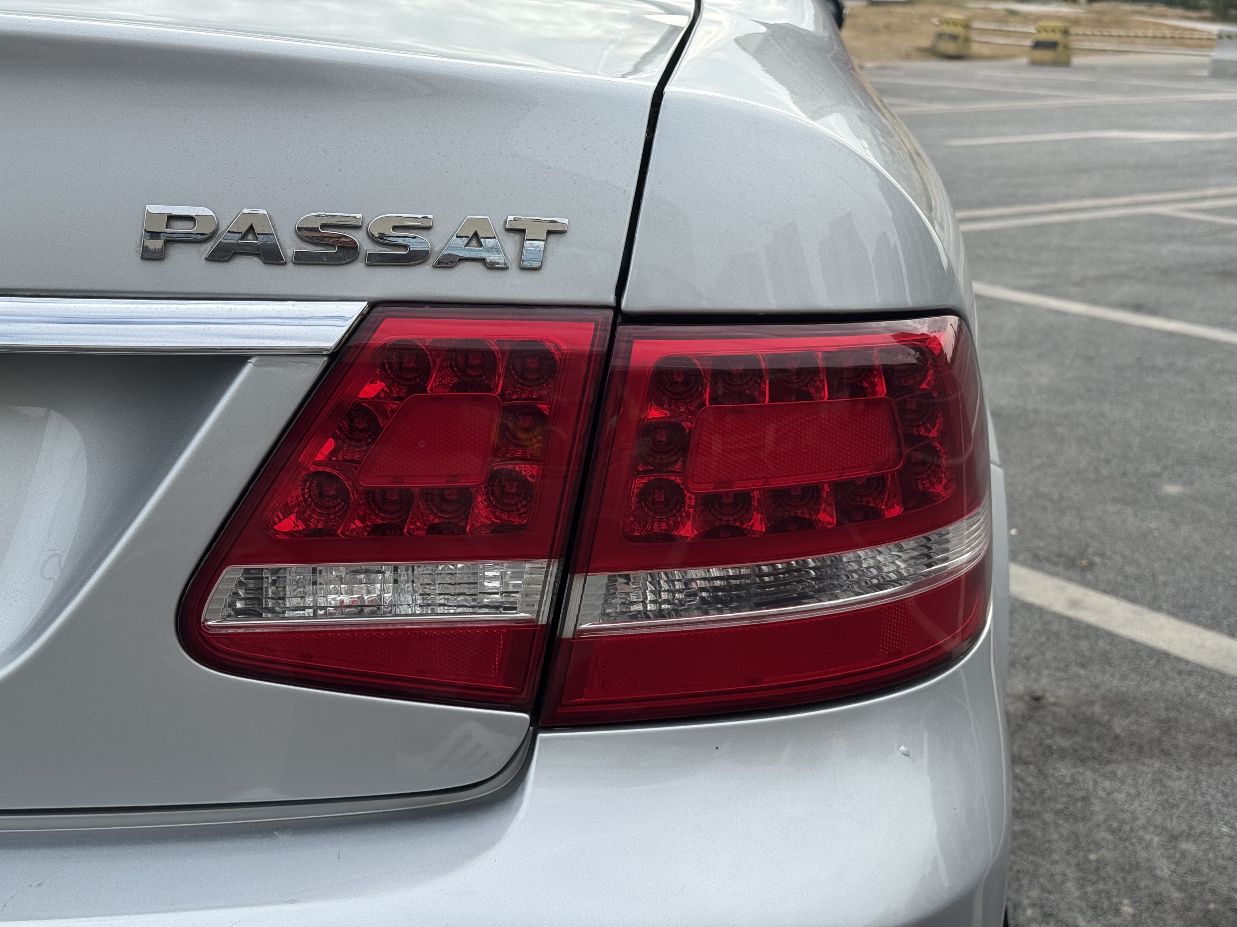 Volkswagen Passat Lingyu 2010 car image #16