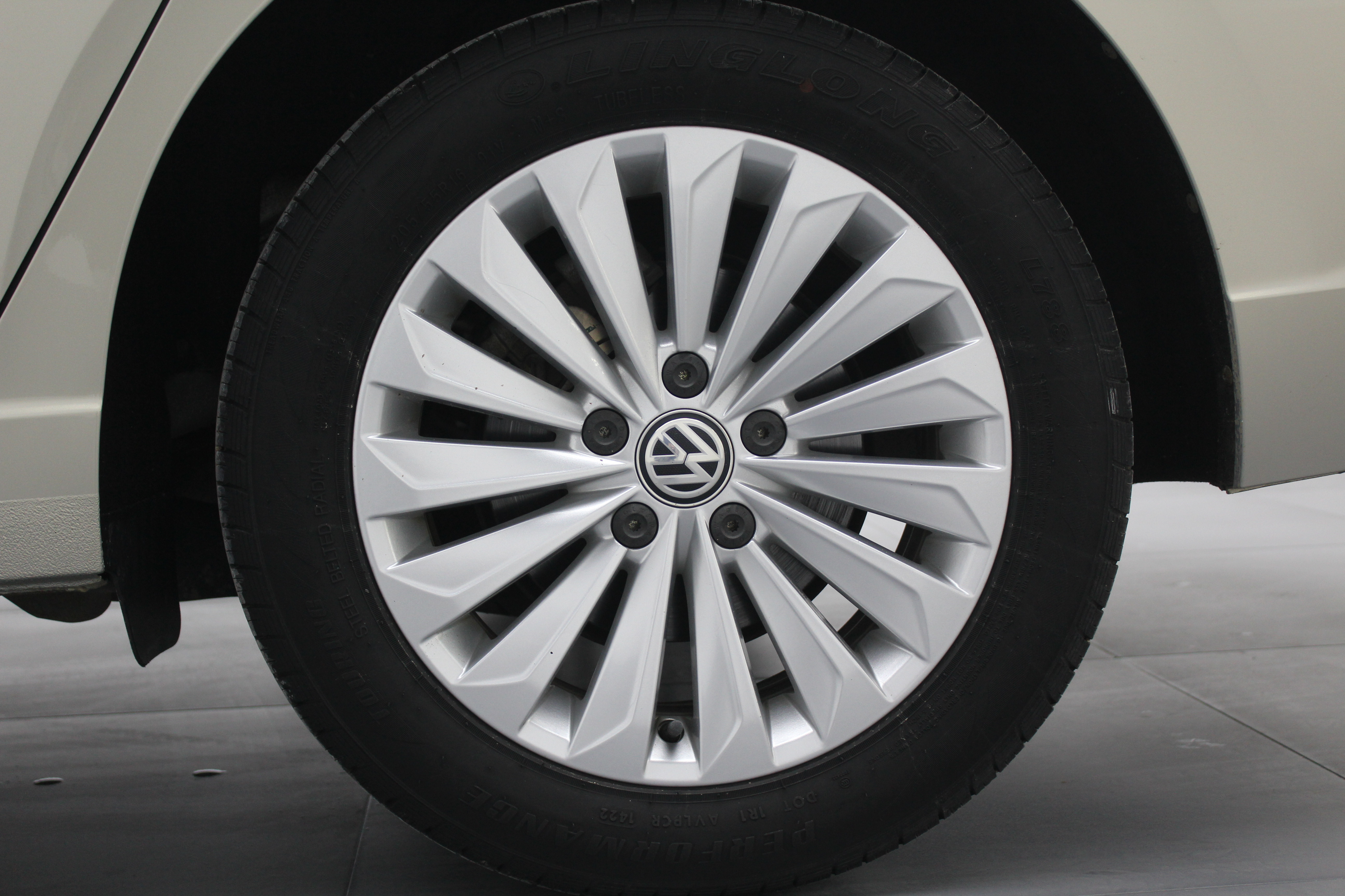 Volkswagen Lavida 2019 #16 Volkswagen Lavida 2019 car image #16