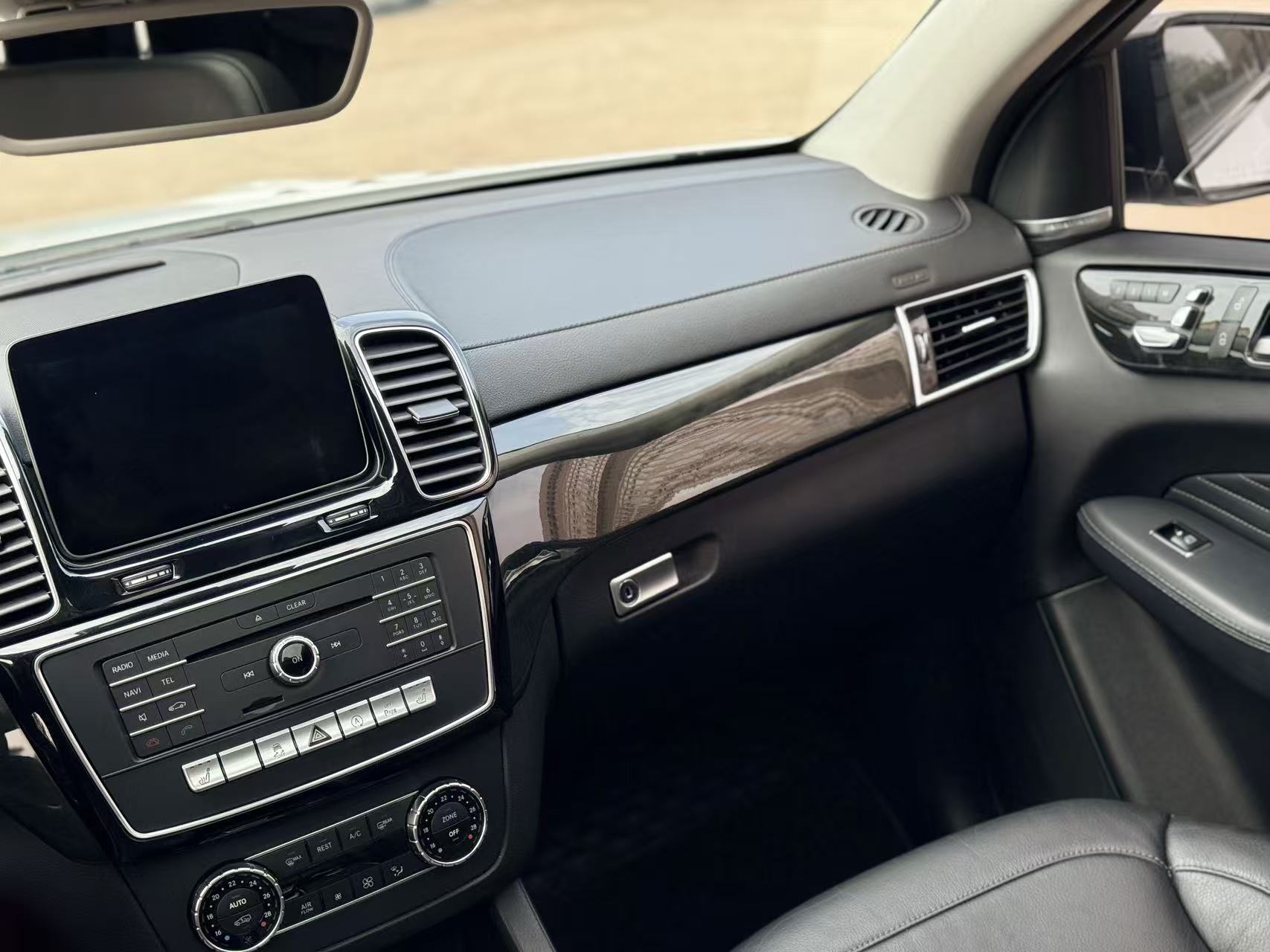 Mercedes-Benz GLE Coupe AMG 2018 car image #16