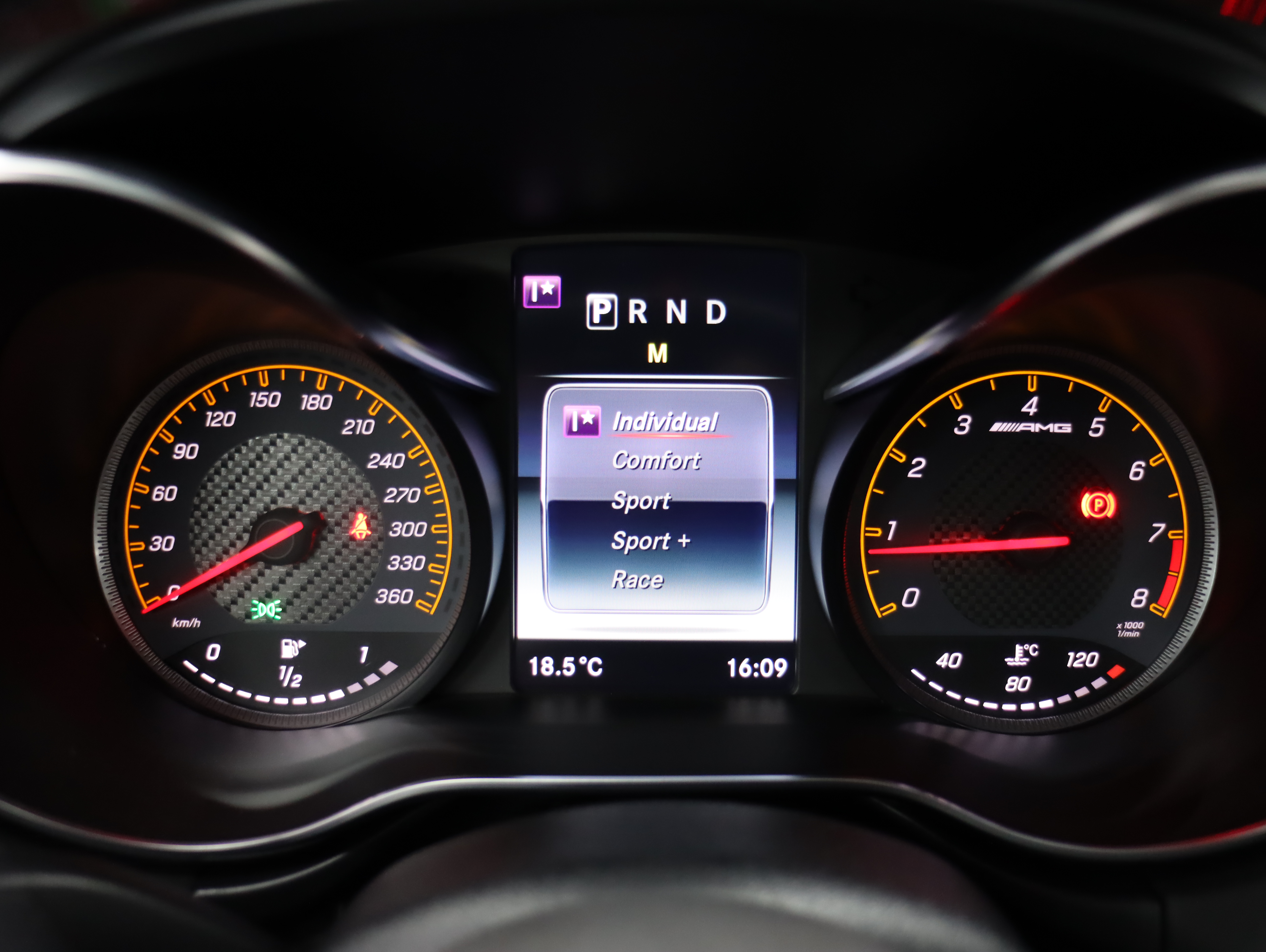 Mercedes-Benz AMG GT 2020 изображение автомобиля #16