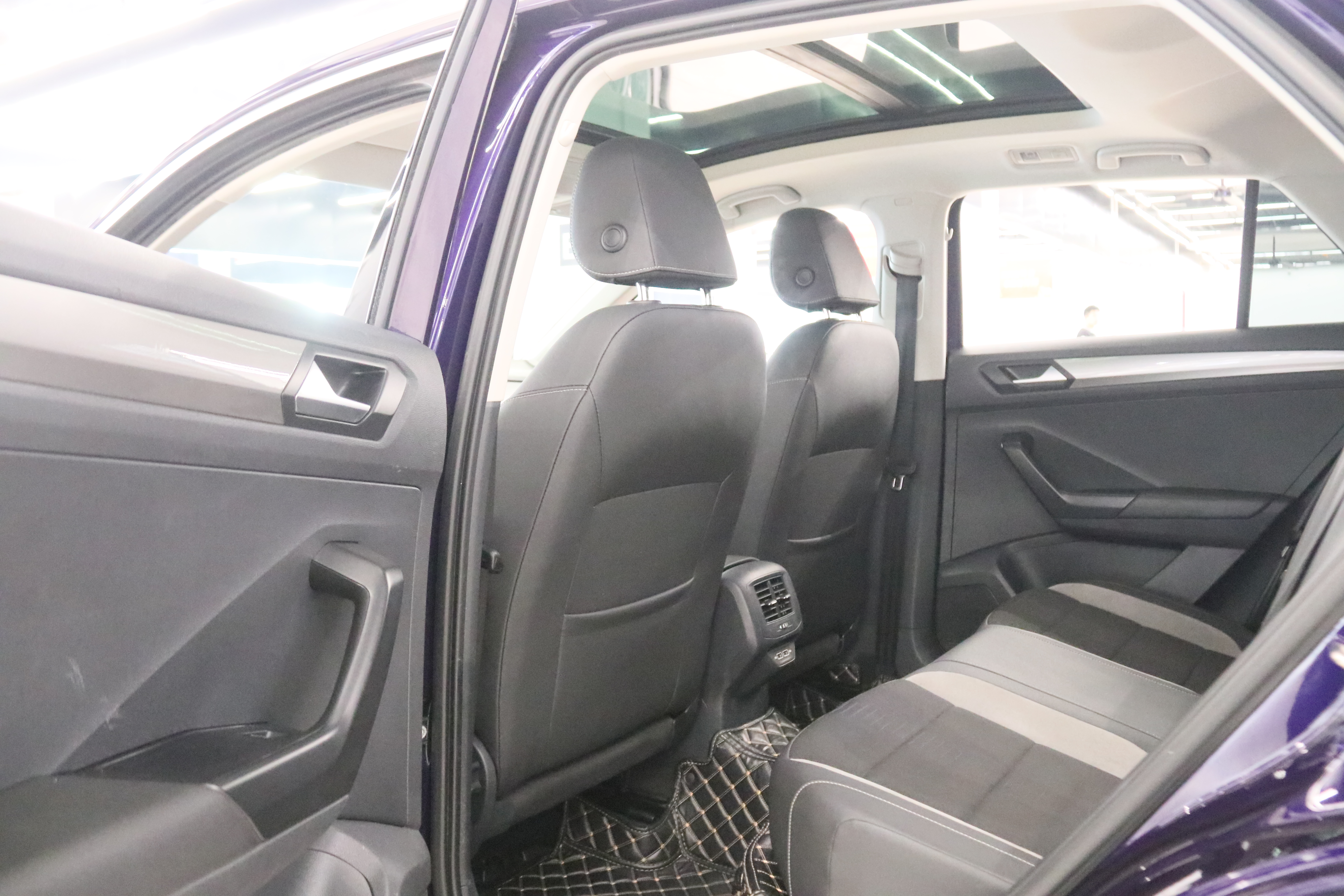 T-Roc 2019 car image #16