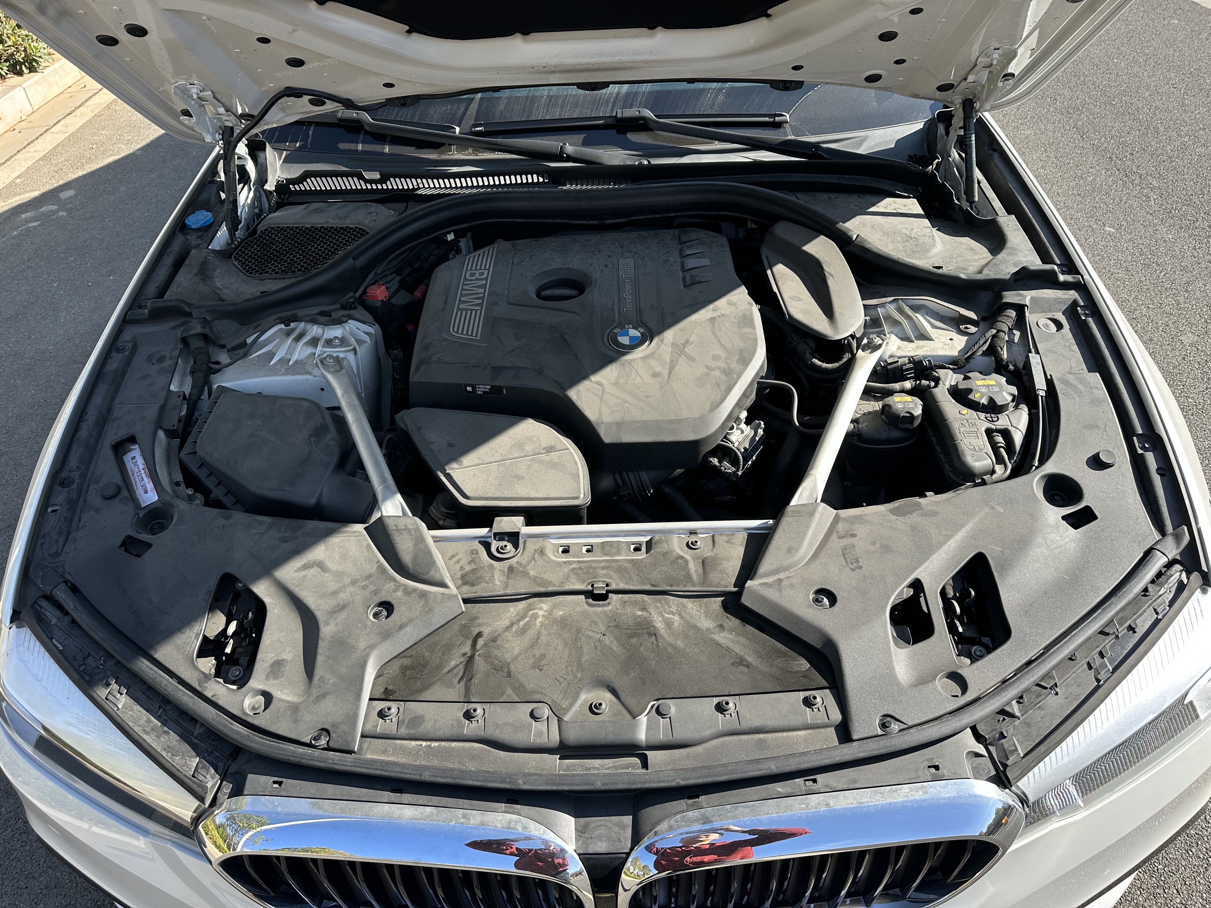 BMW 5 Series 2019 car image #16