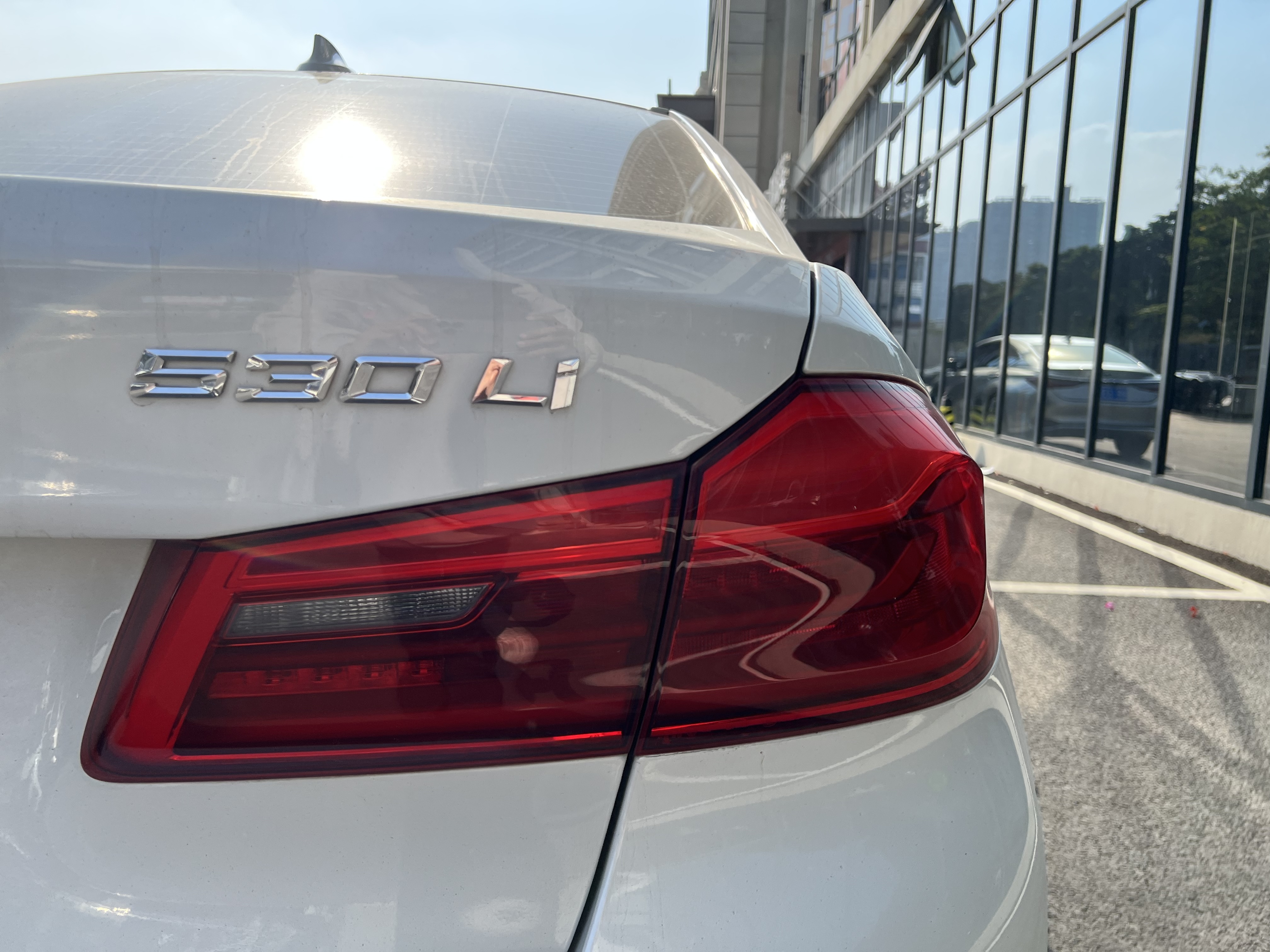 BMW 5 Series 2019 car image #16