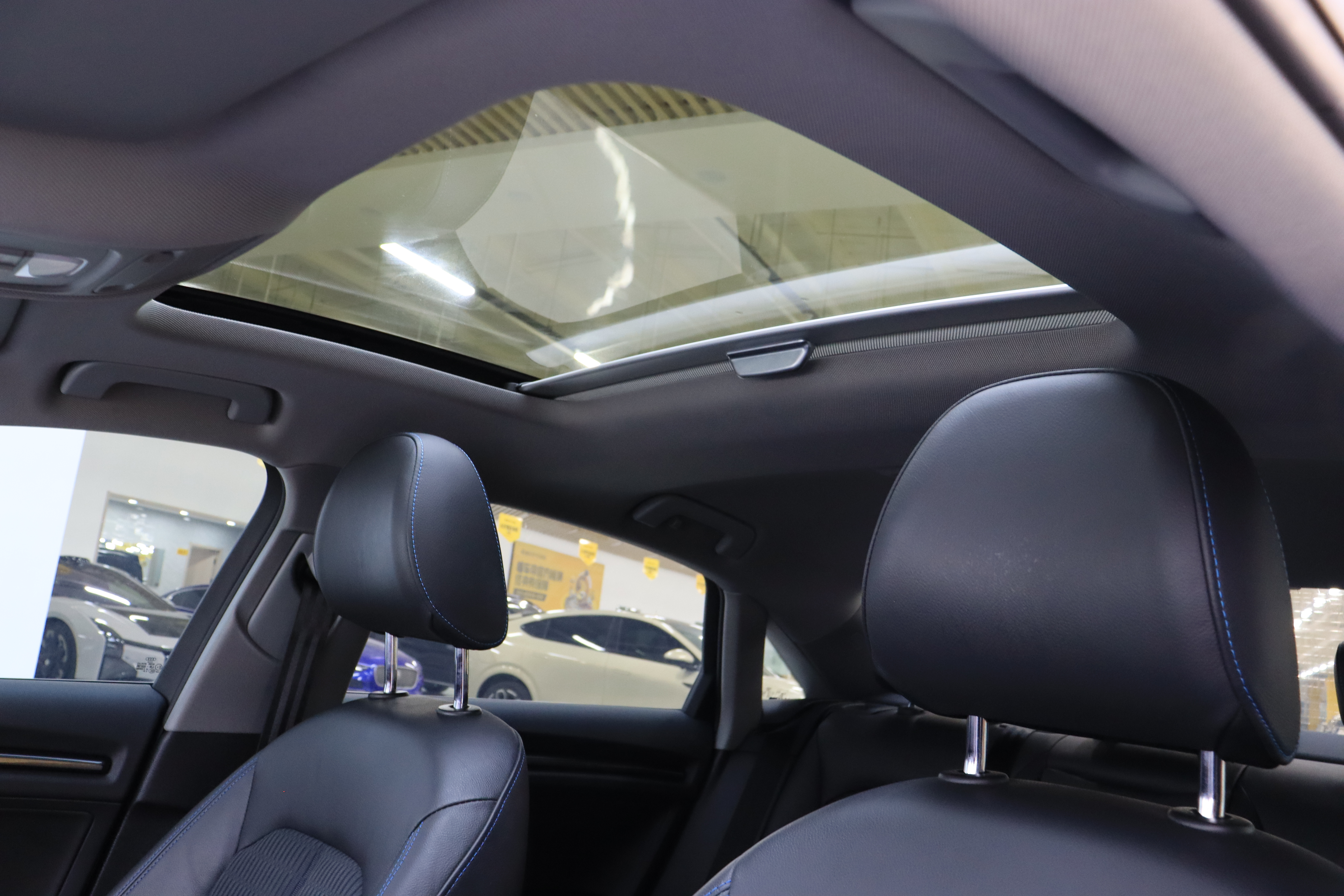 Audi A3 2019 car image #16