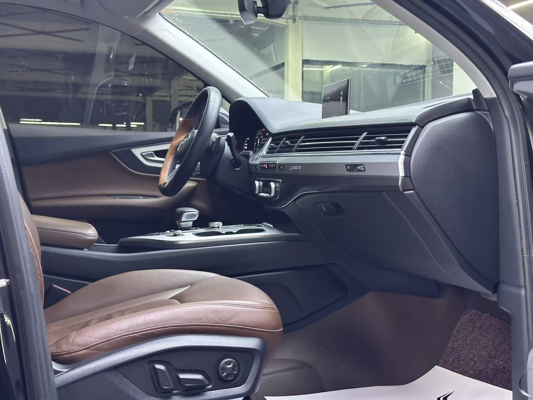 Audi Q7 New Energy 2019 car image #16