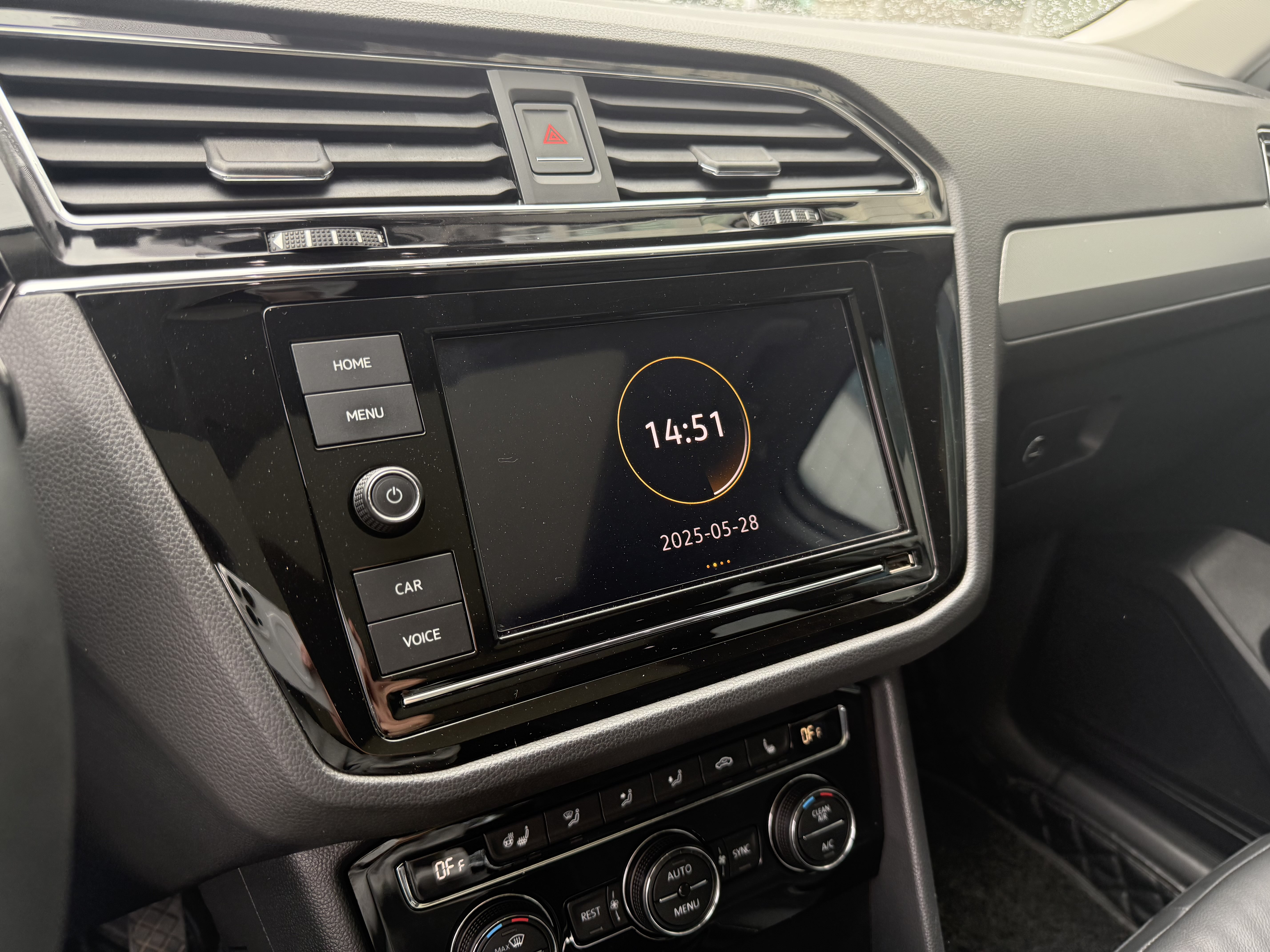 Volkswagen Tiguan L 2019 #16 Volkswagen Tiguan L 2019 car image #16