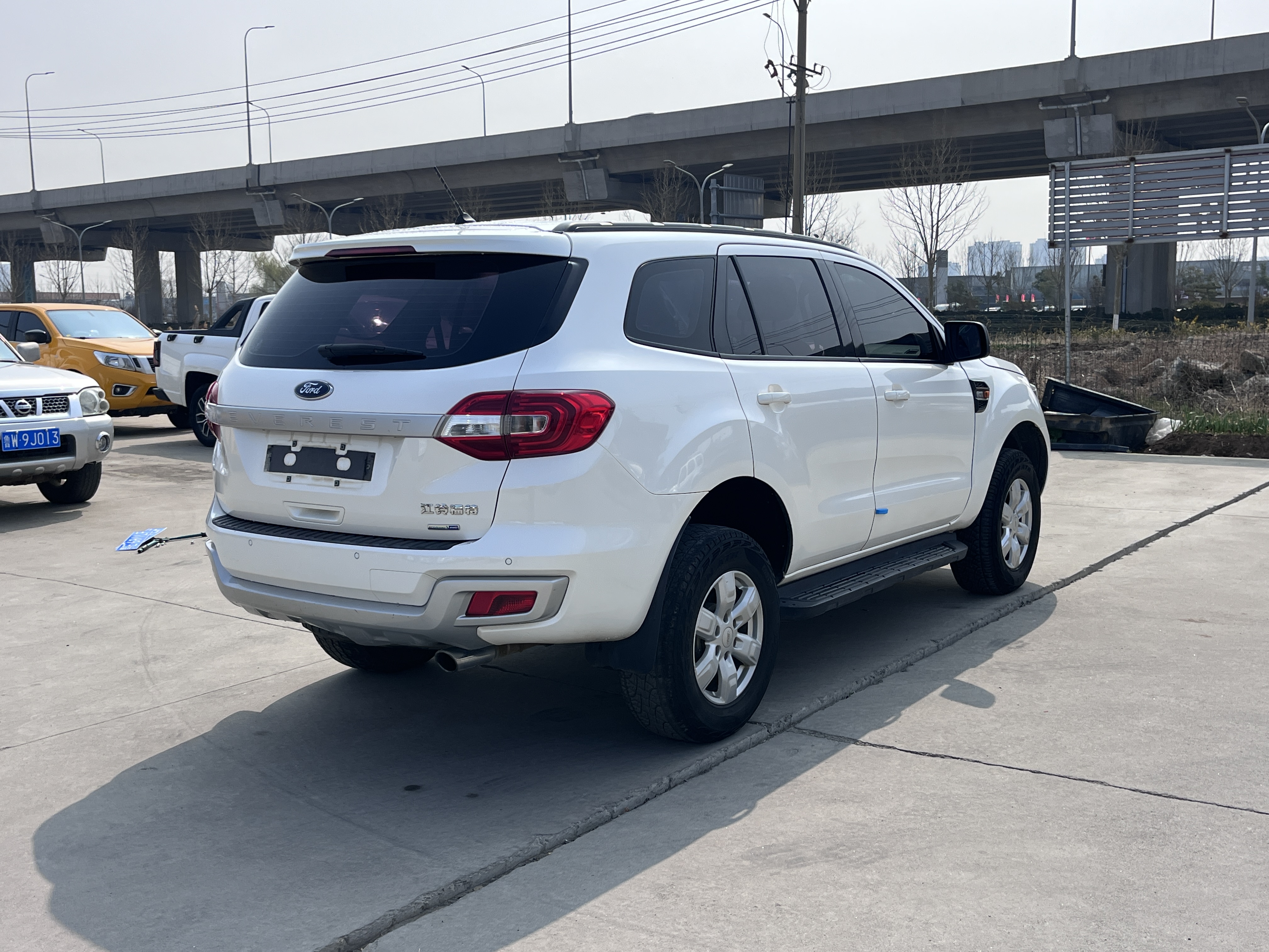 Ford Everest 2019 car image #16
