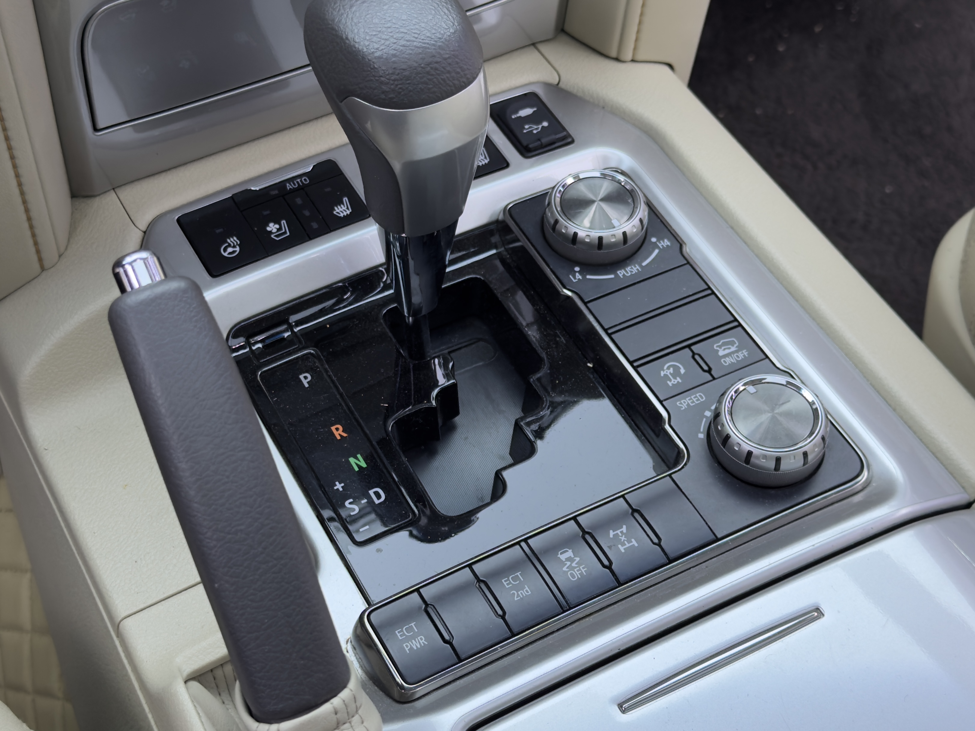 Toyota 2019 #16 Toyota 2019 car image #16