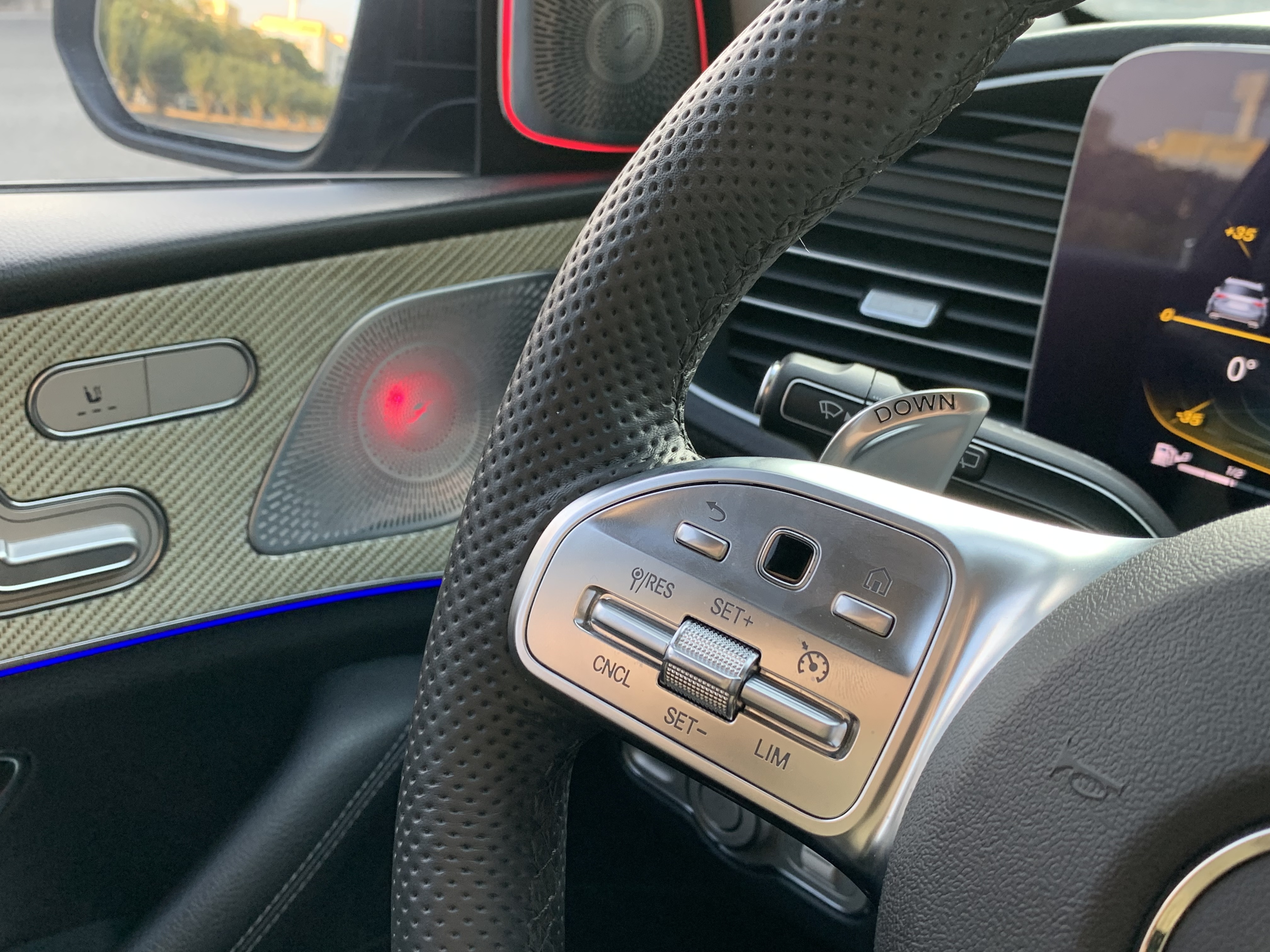 Mercedes-Benz GLE Class 2020 car image #16