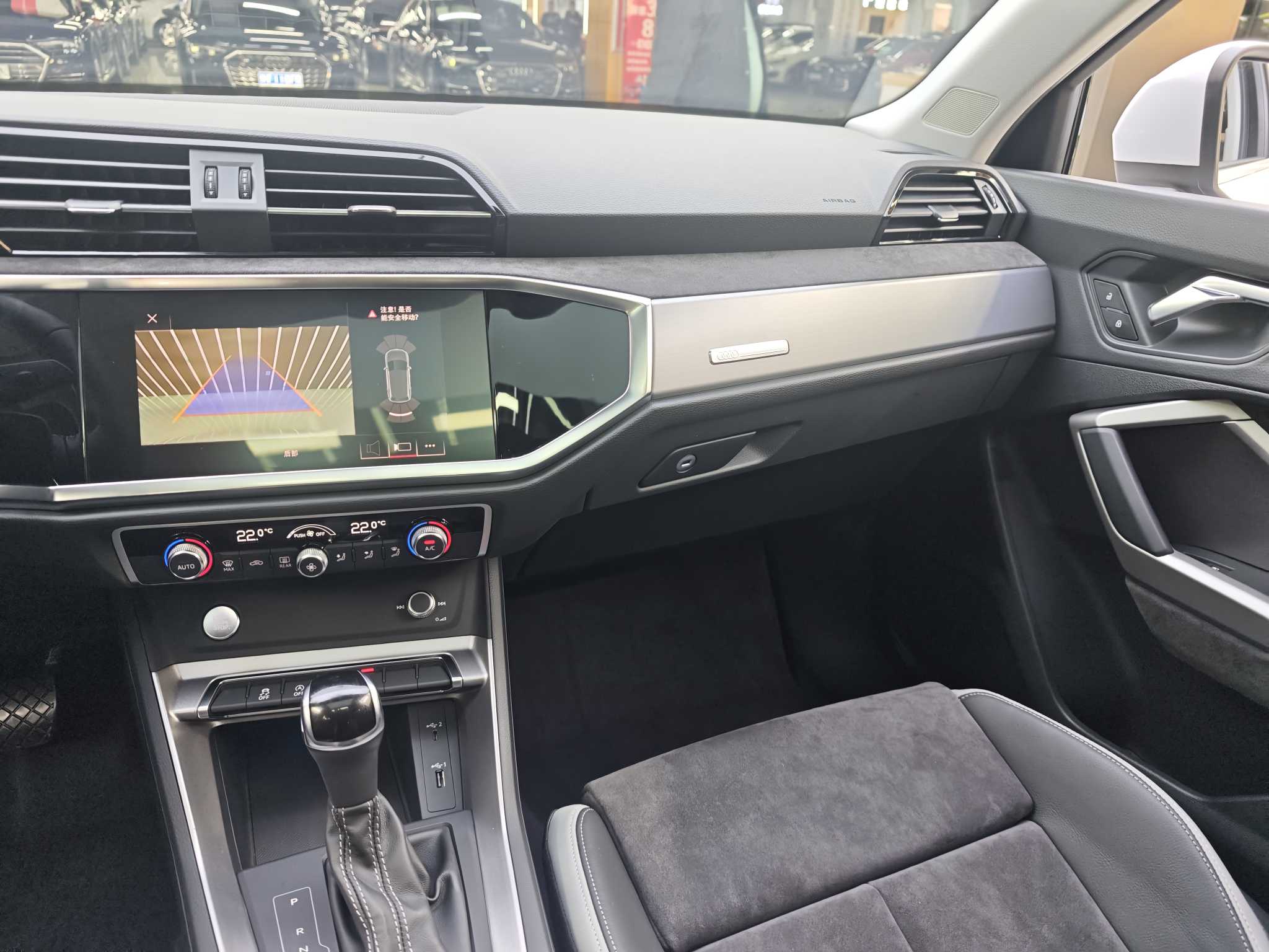 Audi Q3 2019 #16 Audi Q3 2019 car image #16