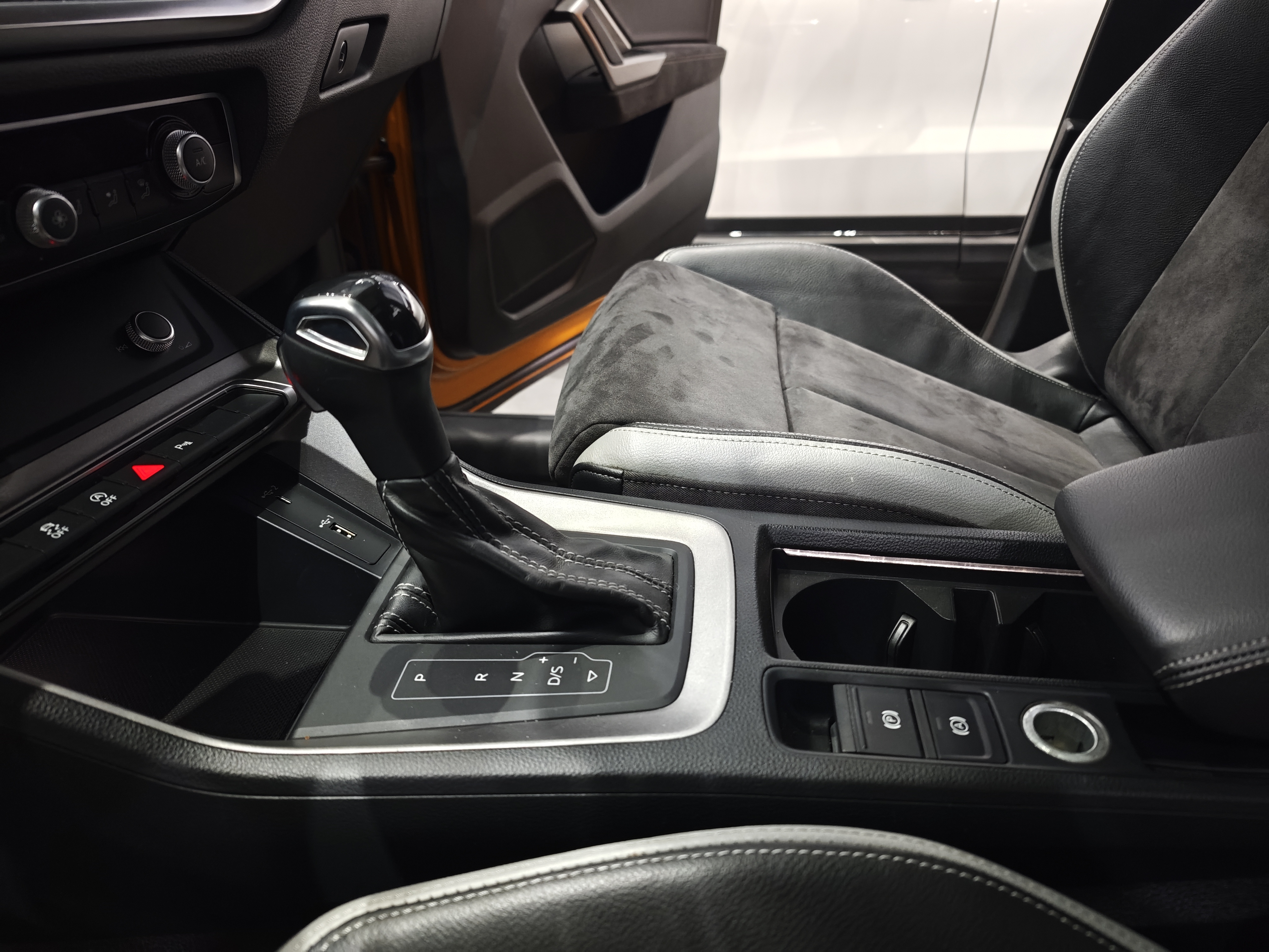 Audi Q3 2019 #16 Audi Q3 2019 car image #16
