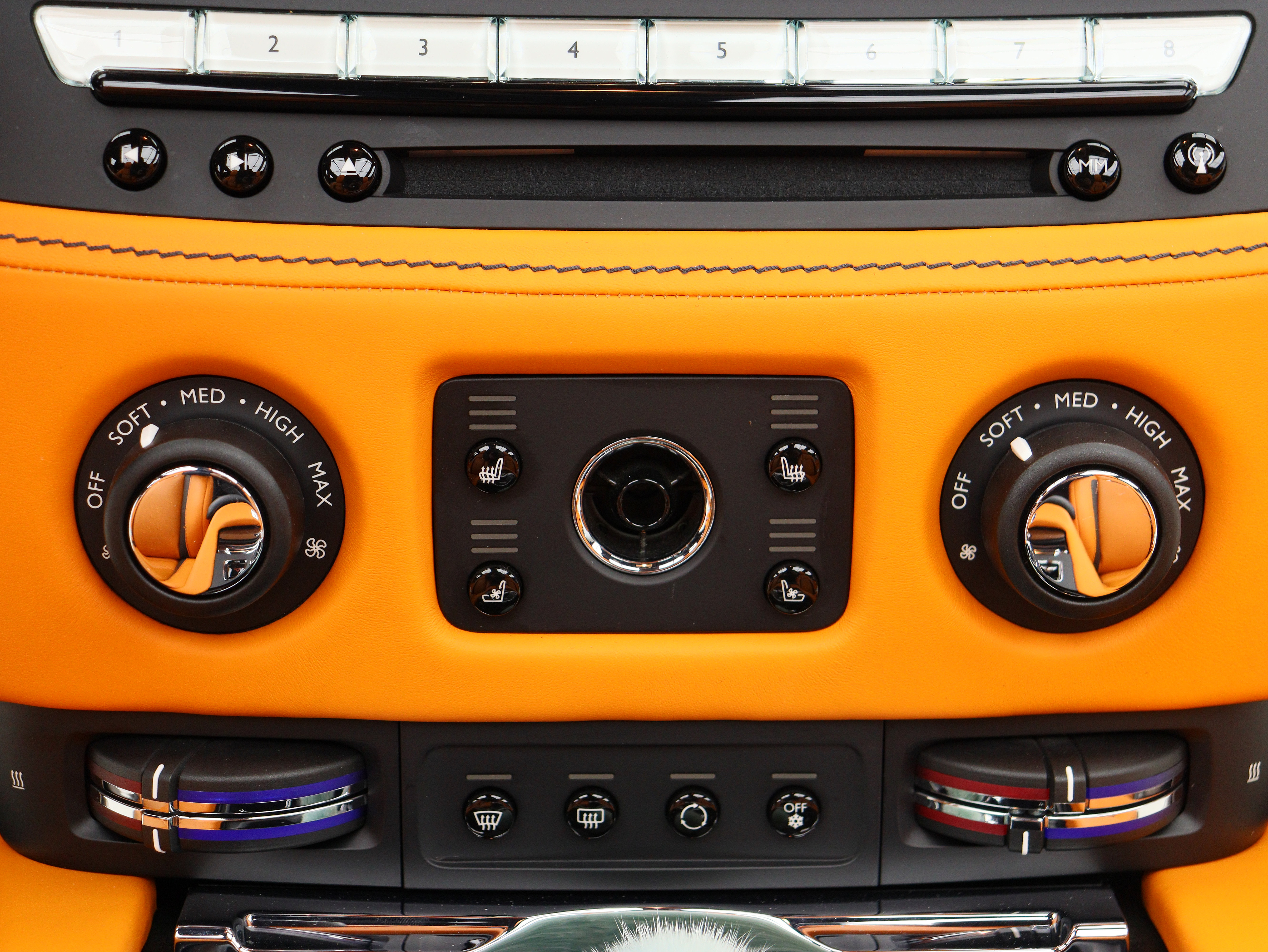 Rolls-Royce Dawn 2019 car image #16