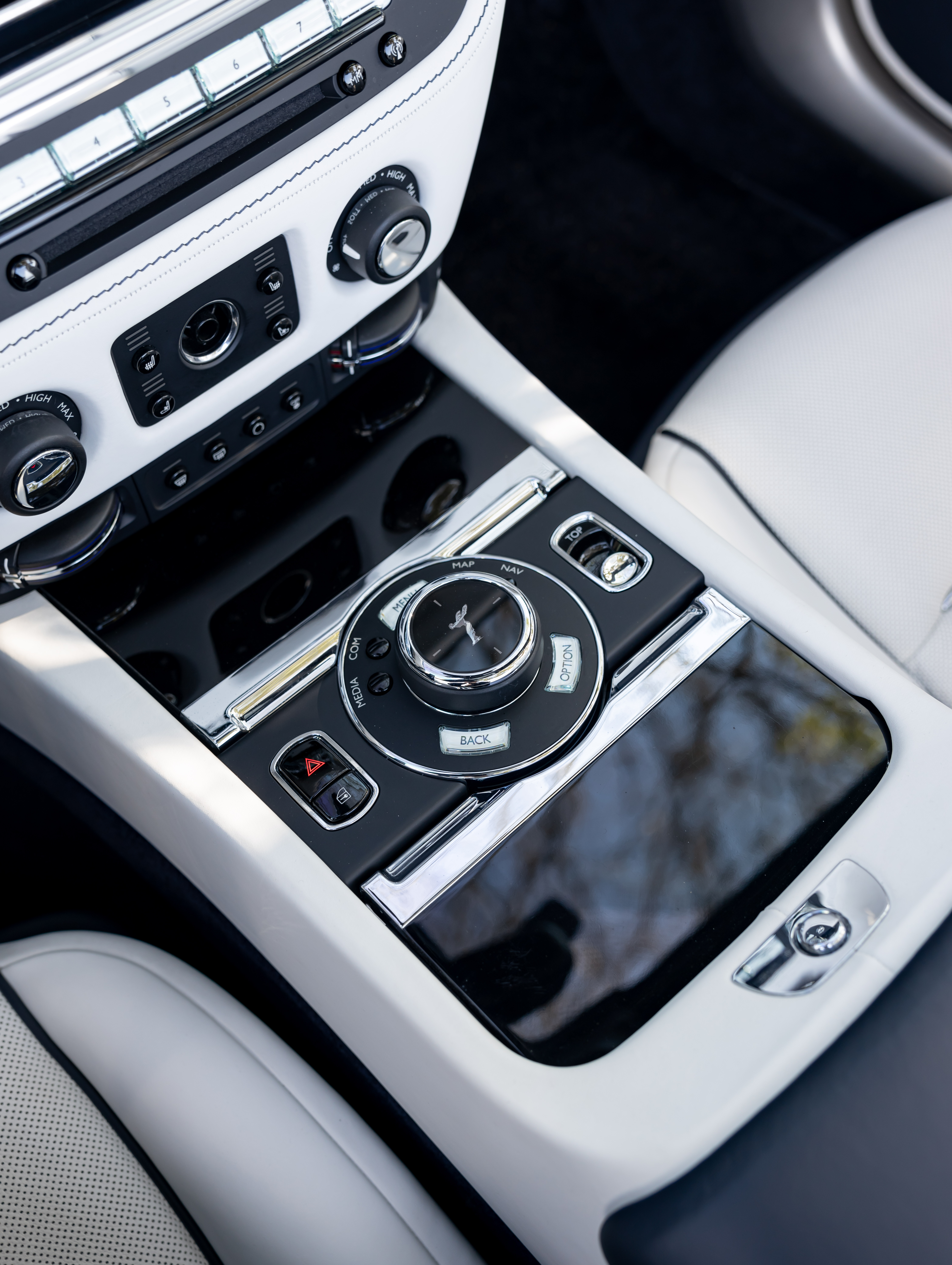 Rolls-Royce Dawn 2020 car image #16