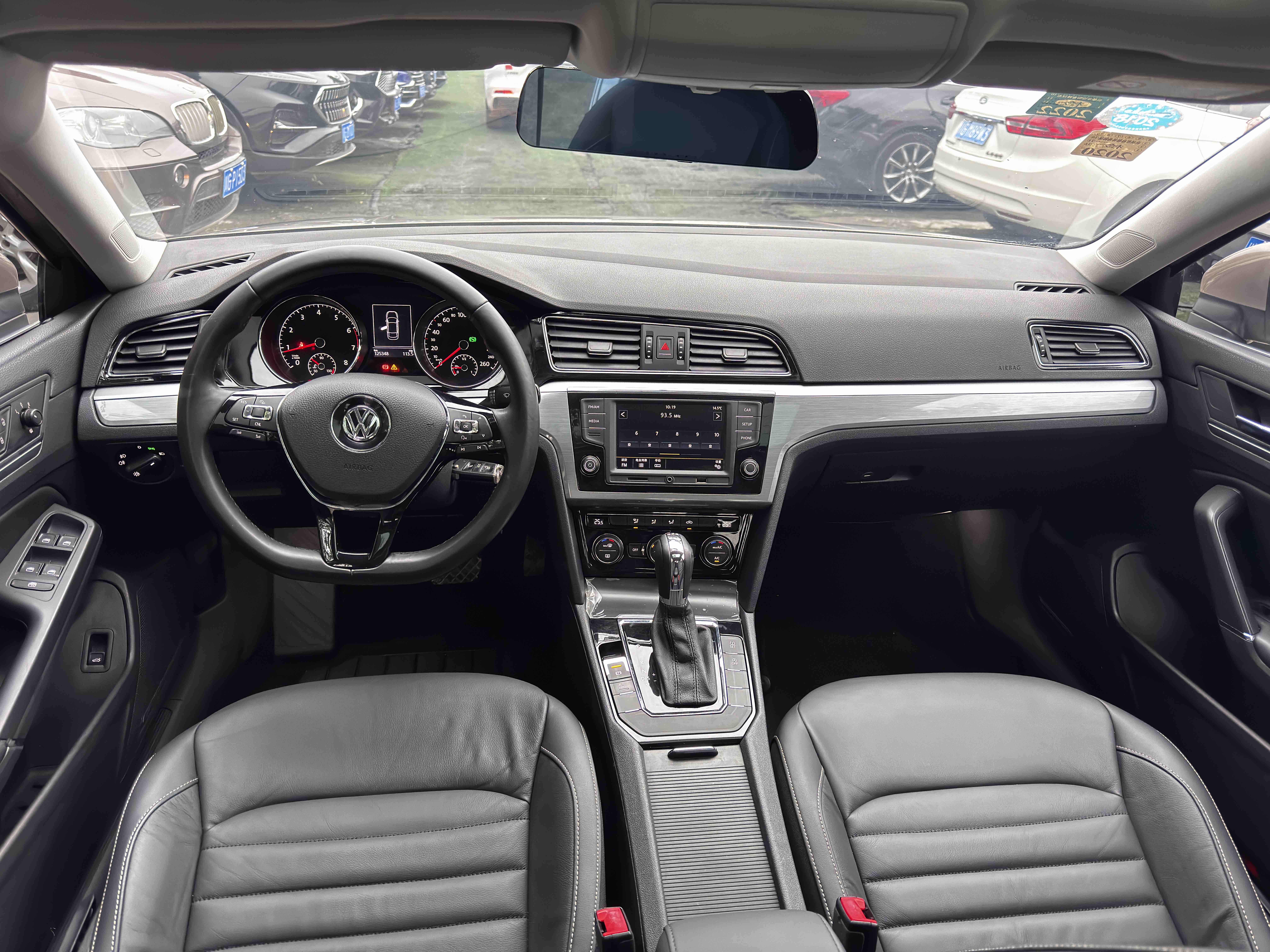 Volkswagen Lamando 2016 immagine di auto #16