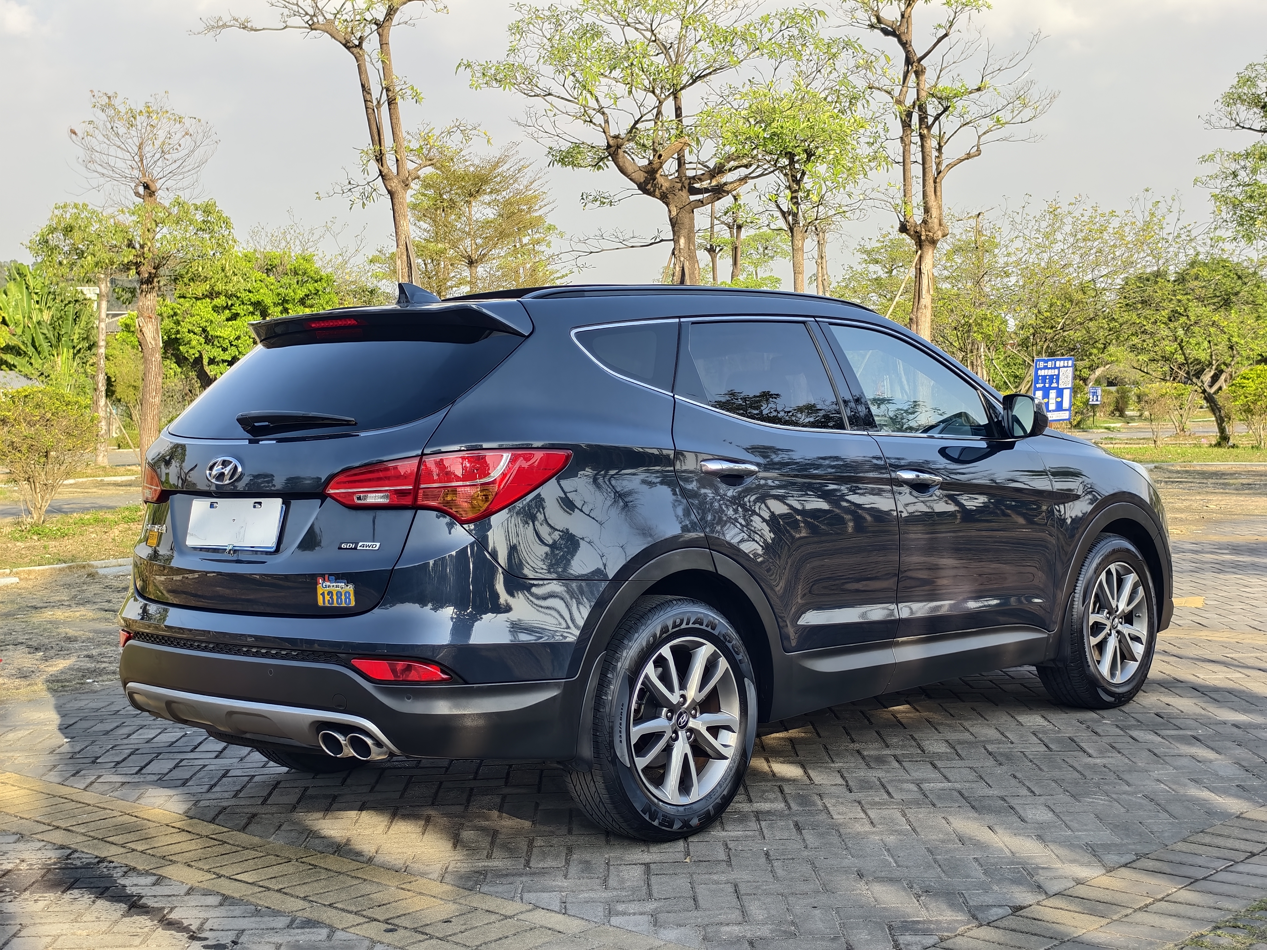 Hyundai Santa Fe (Imported) 2013 car image #16