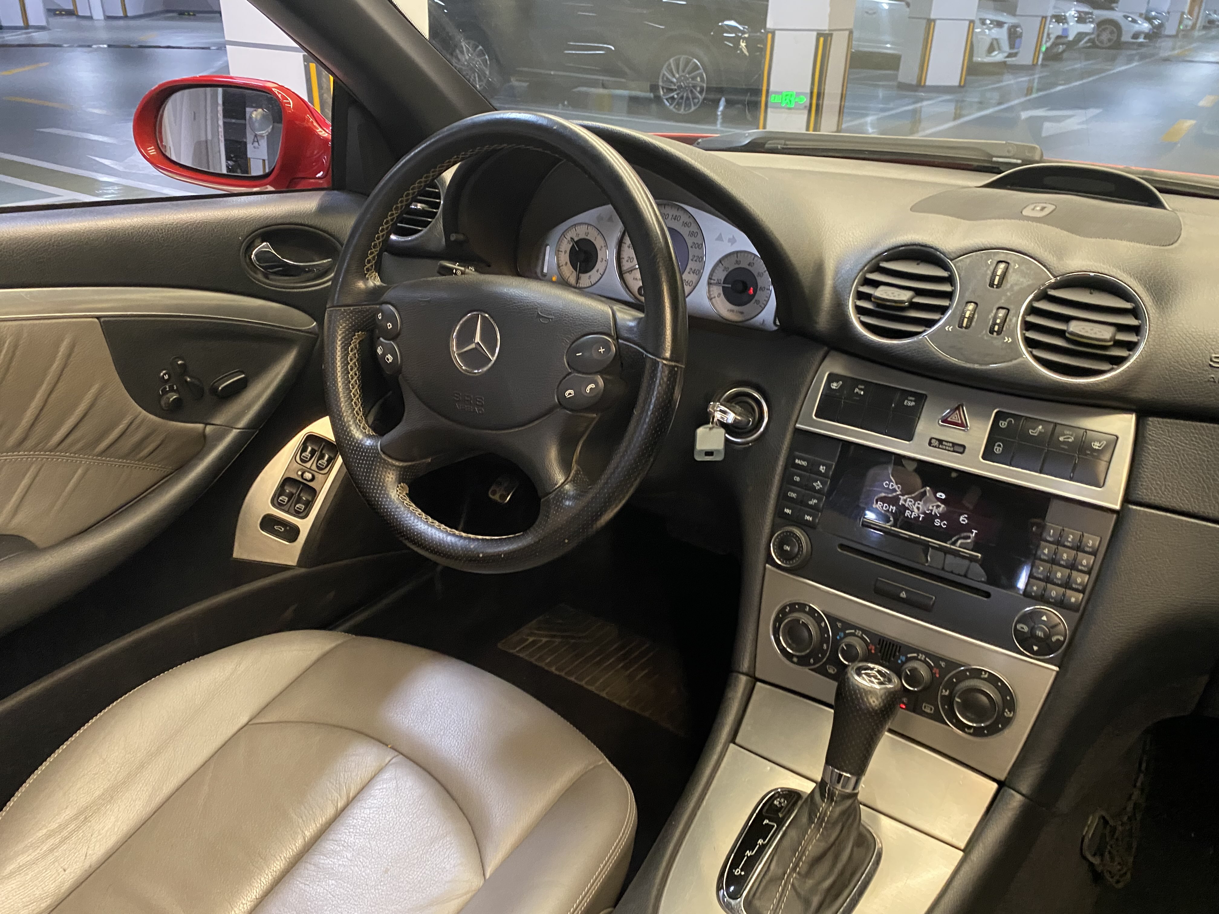 Mercedes-Benz CLK Class 2009 immagine di auto #16