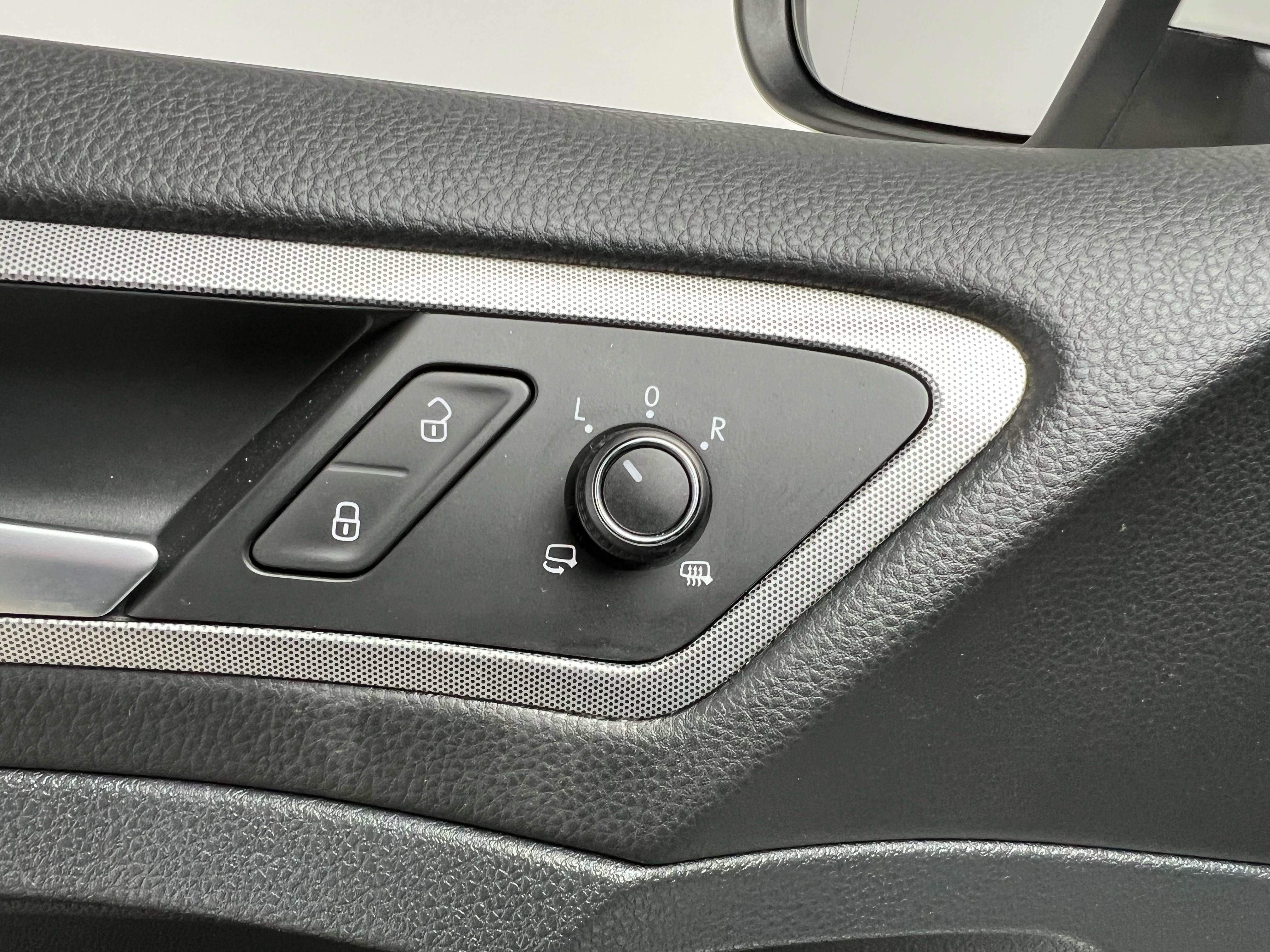 Volkswagen Golf 2019 #16 Volkswagen Golf 2019 car image #16