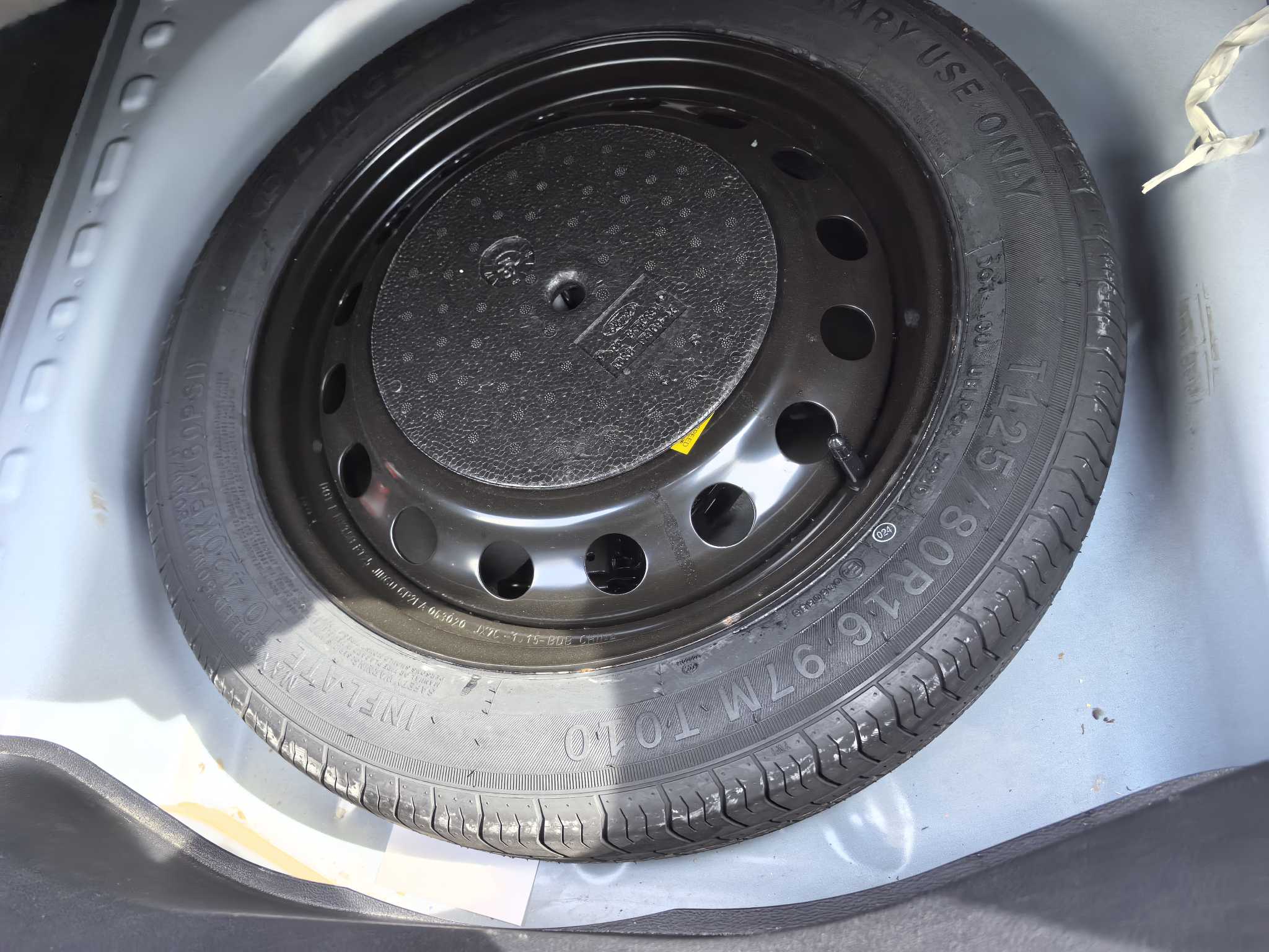 Ford Escort 2021 car image #16