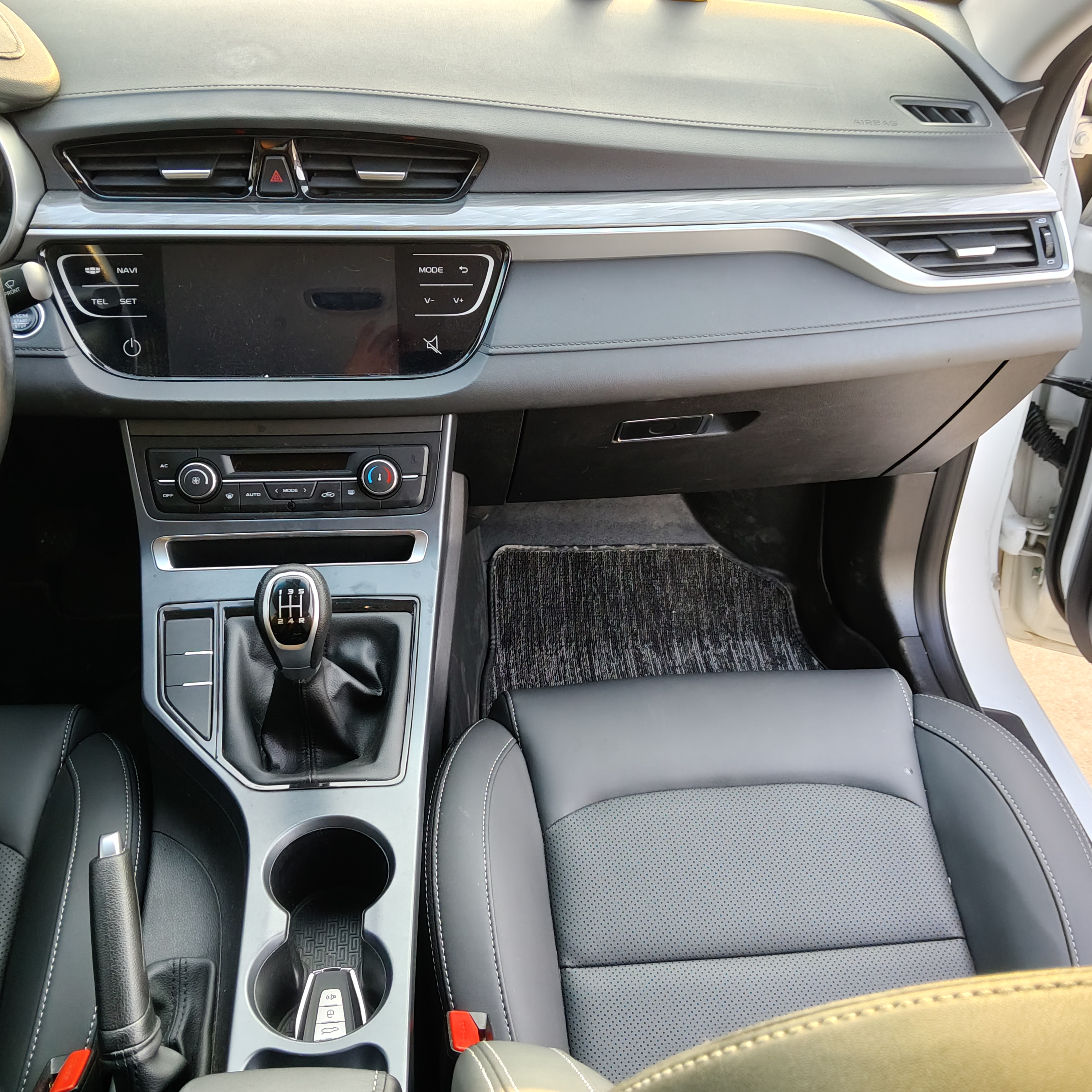 GEELY Emgrand 2019 #16 GEELY Emgrand 2019 car image #16