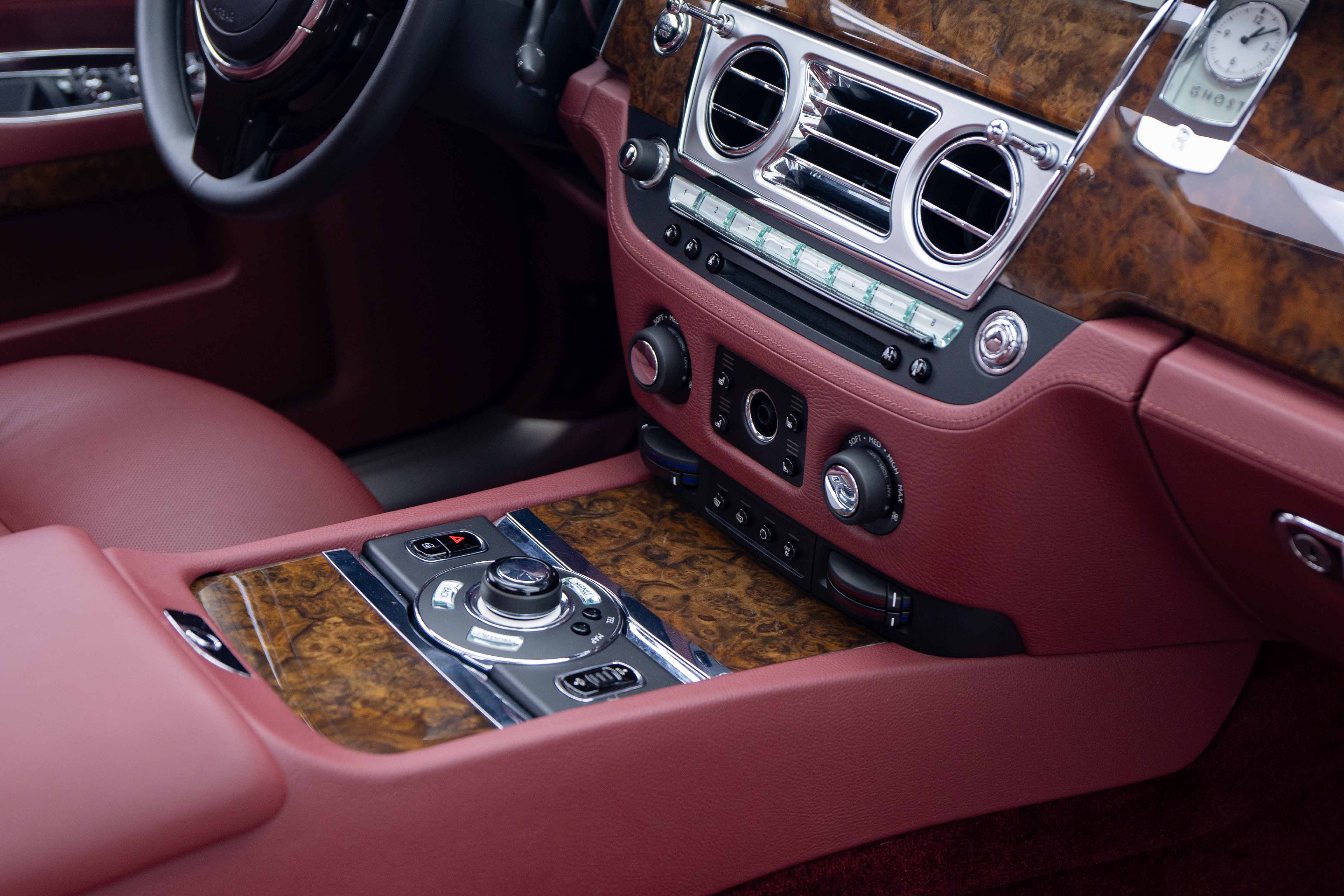 Rolls-Royce Ghost 2011 car image #16