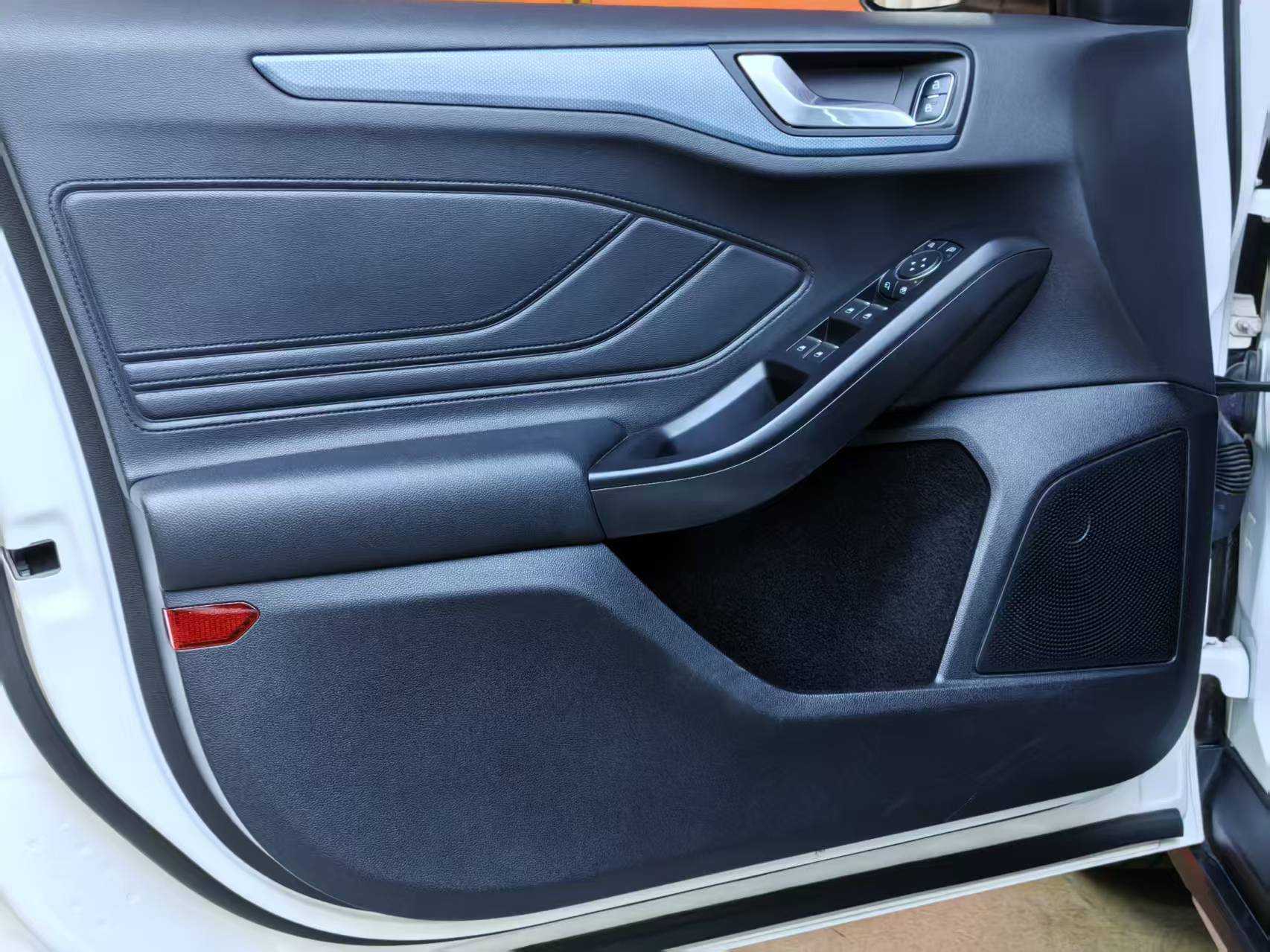 Ford Focus Active 2020 car image #16