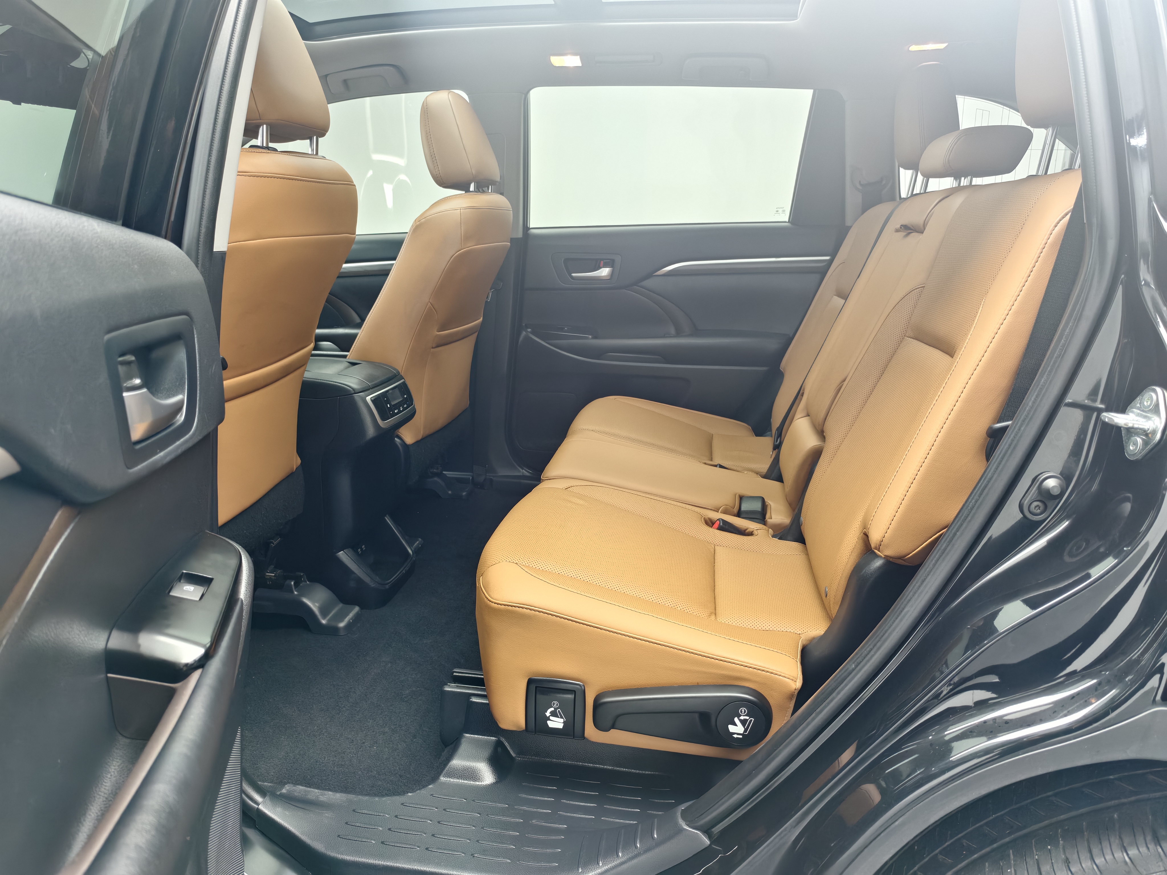 Toyota Highlander 2020 #16 Toyota Highlander 2020 car image #16