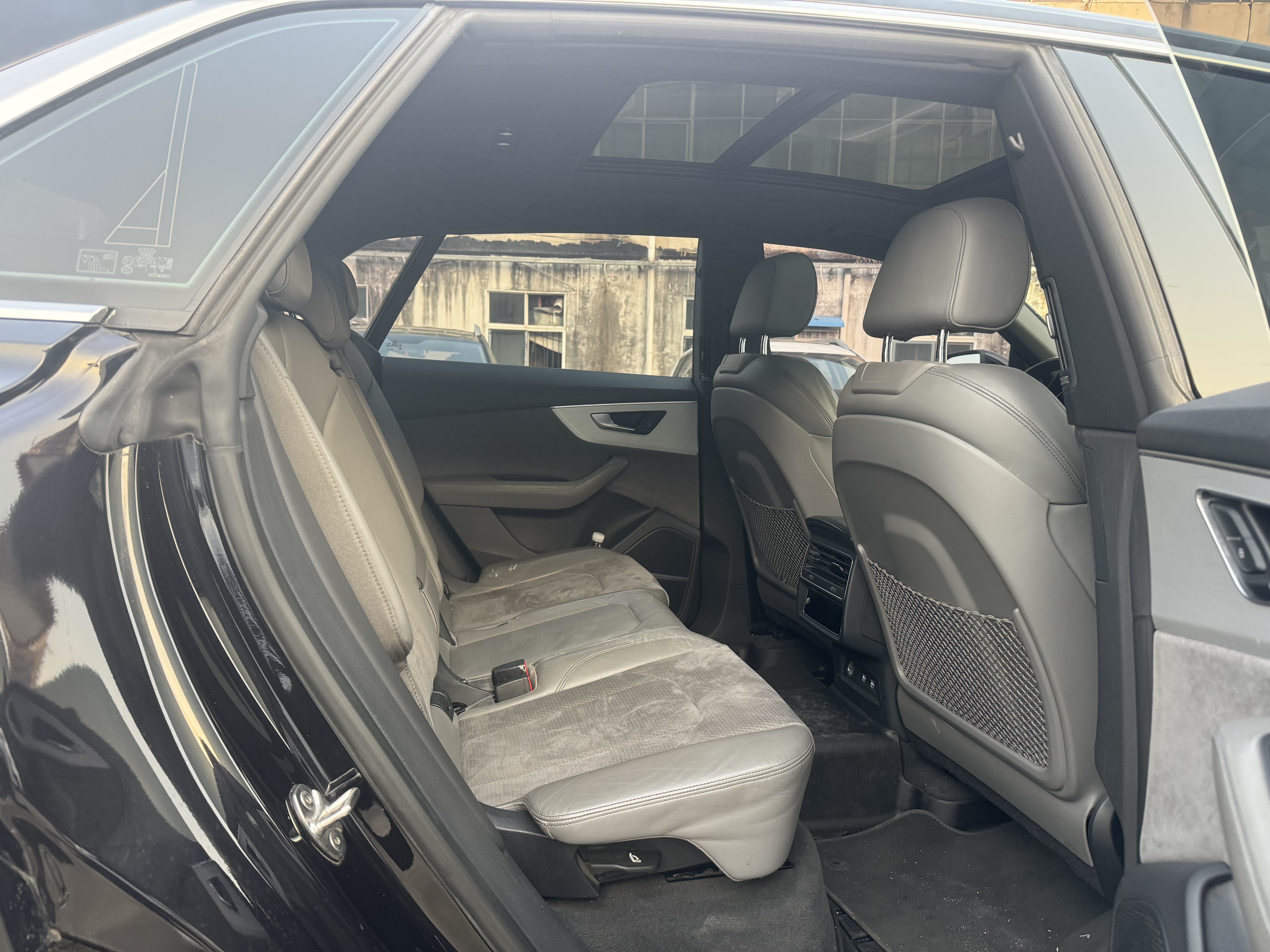 Audi Q8 2020 car image #16