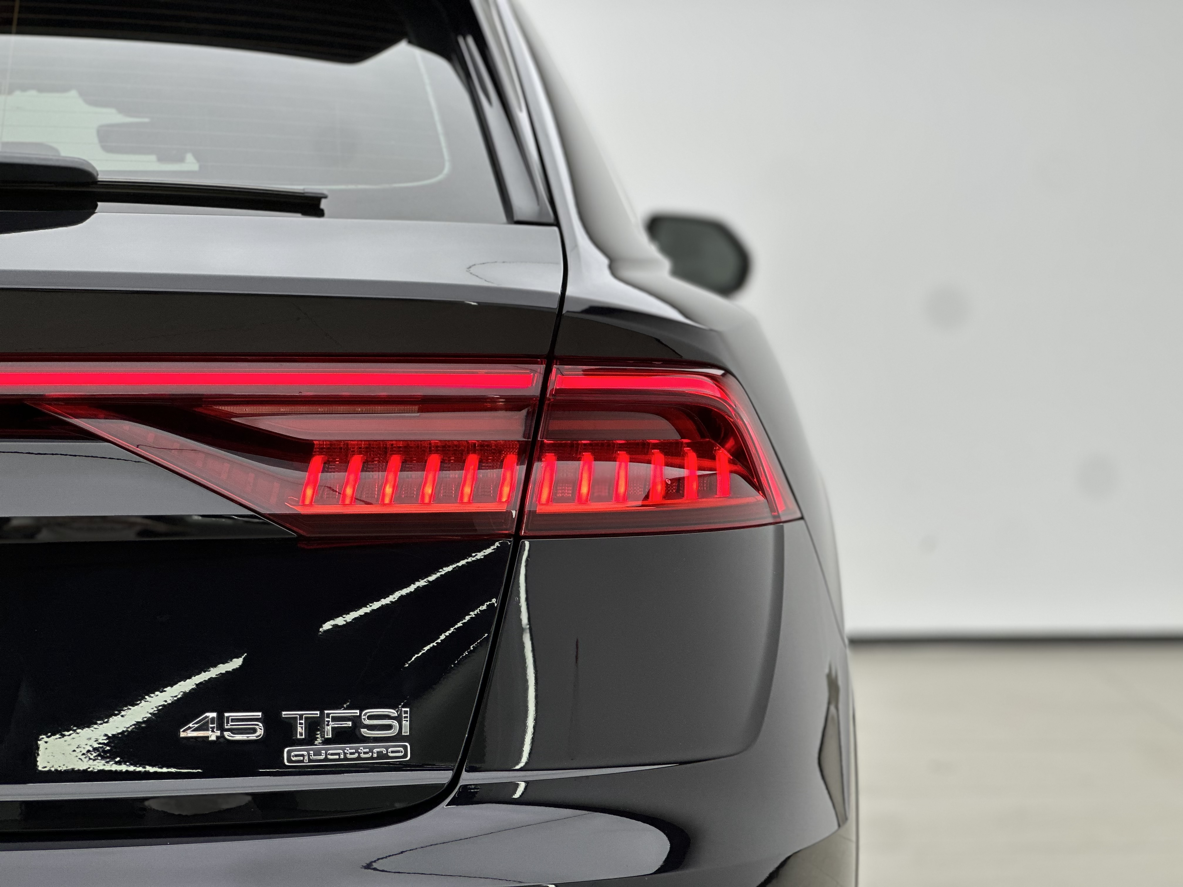 Audi Q8 2021 car image #16