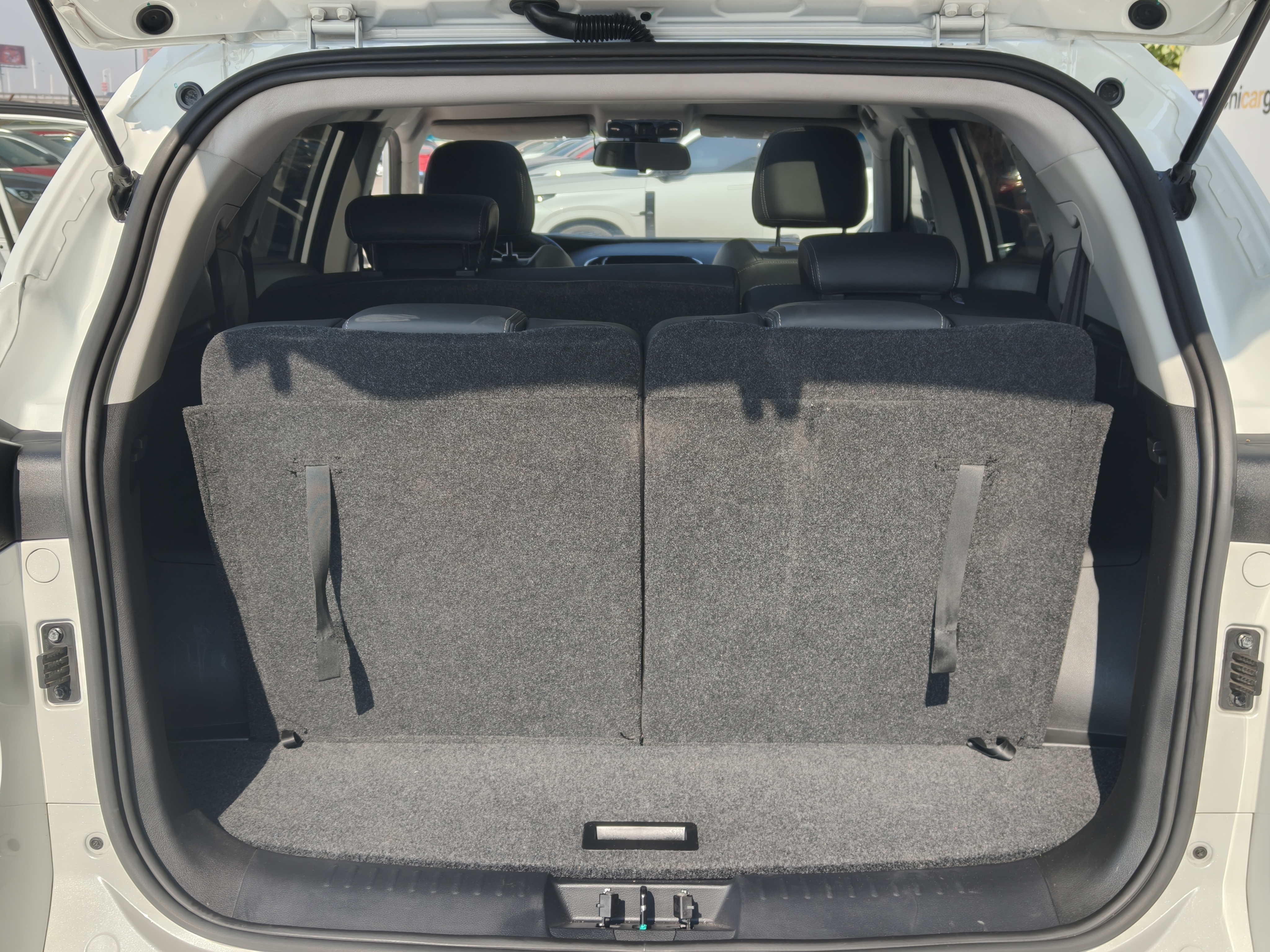 X70 2019 car image #16