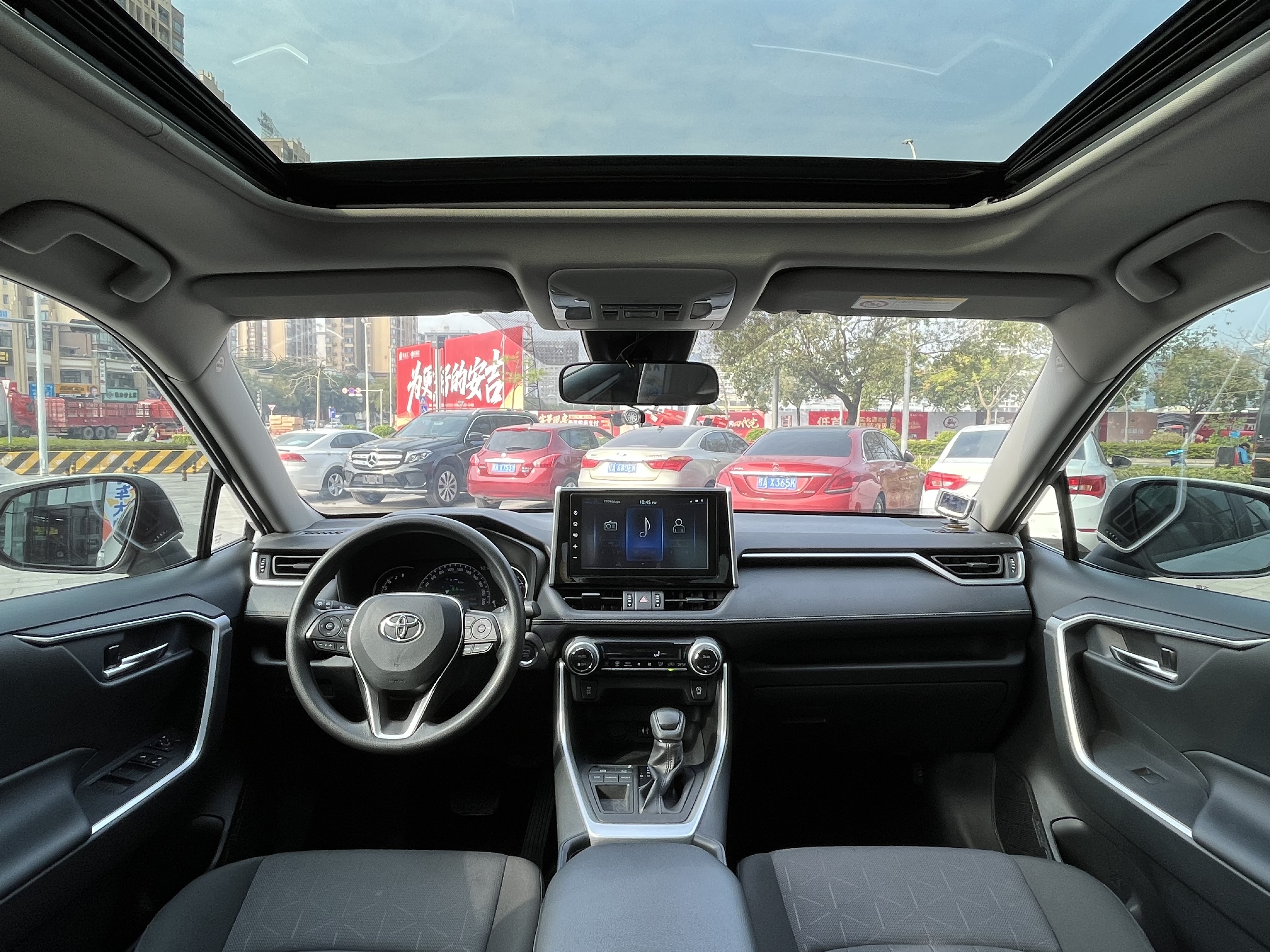Toyota RAV4 2019 #16 Toyota RAV4 2019 car image #16
