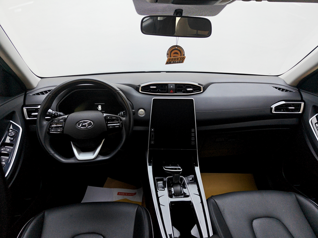 Hyundai ix25 2020 صورة سيارة #16