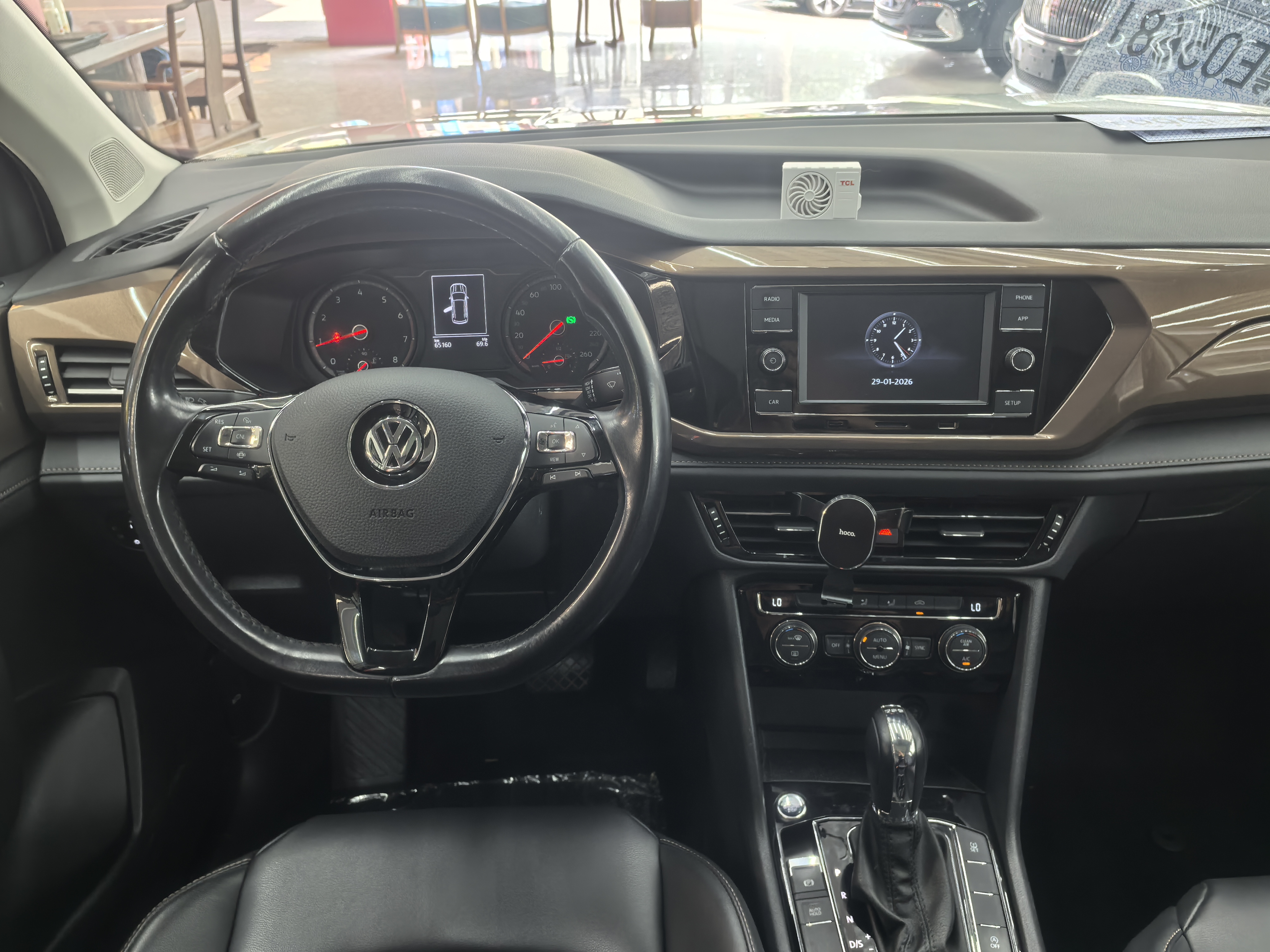 Volkswagen Tharu 2020 car image #16