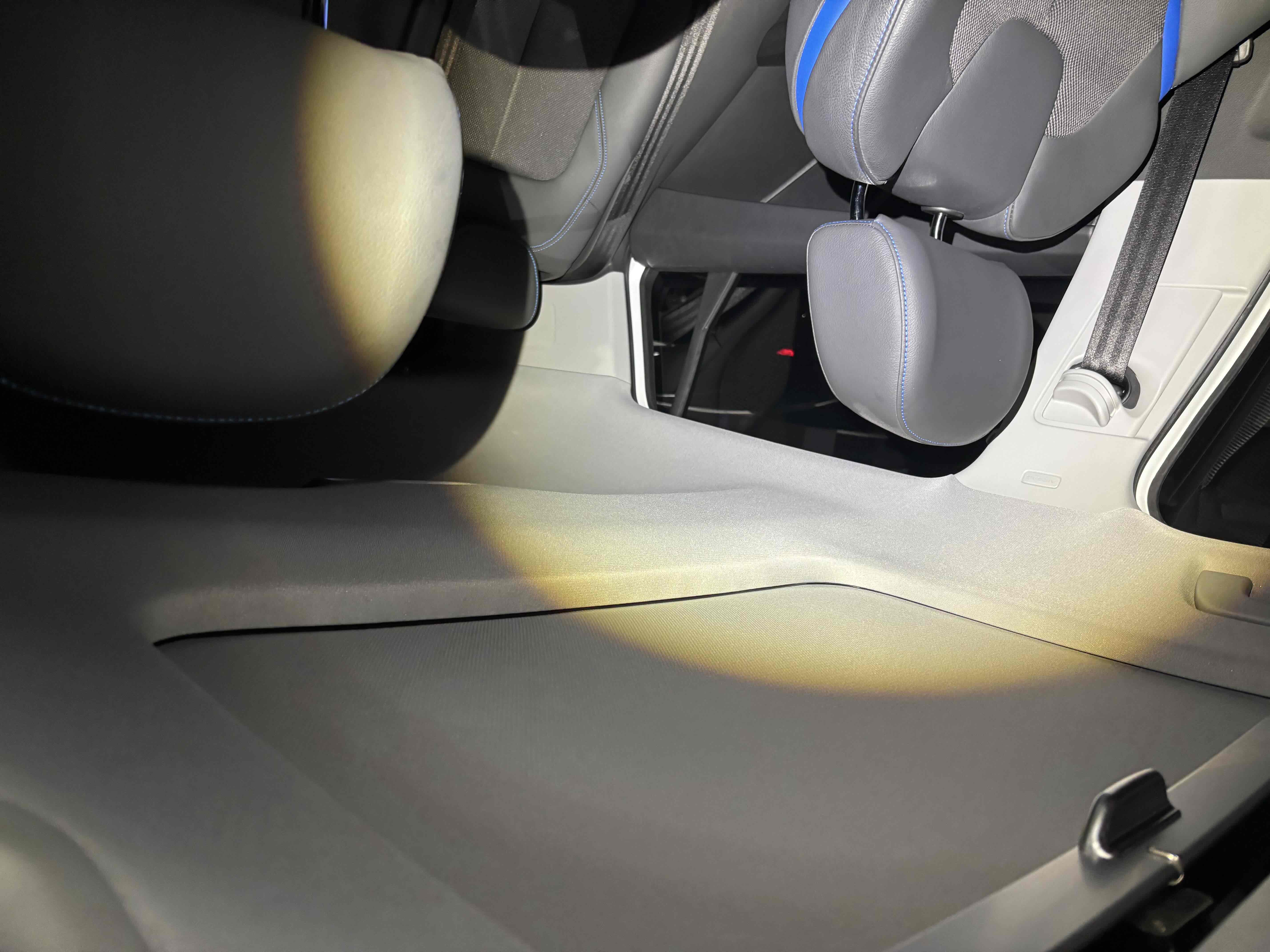 Audi Q2L e-tron 2021 car image #16