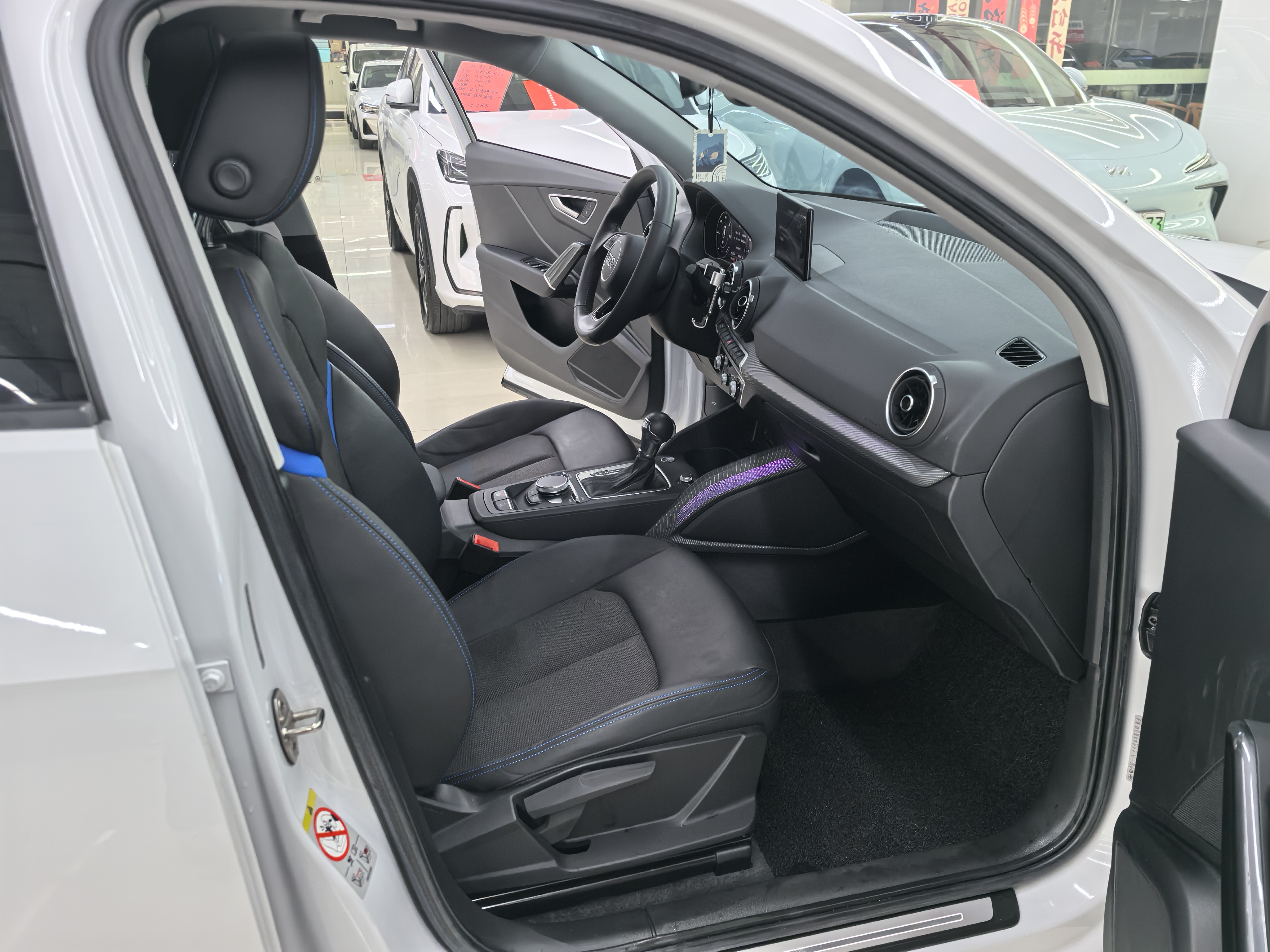 Audi Q2L e-tron 2021 #16 Audi Q2L e-tron 2021 car image #16