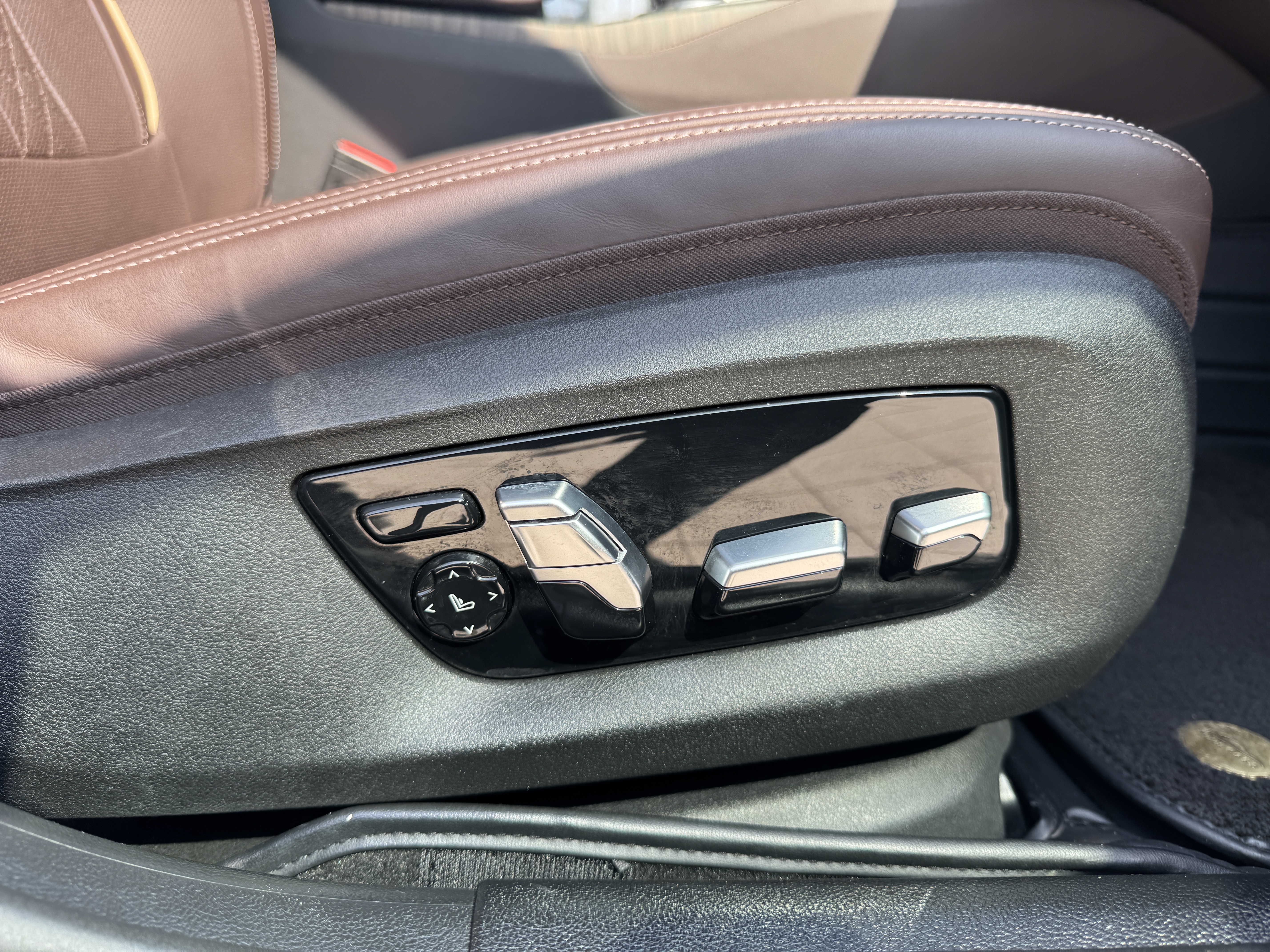 BMW 5 Series New Energy 2020 car image #16