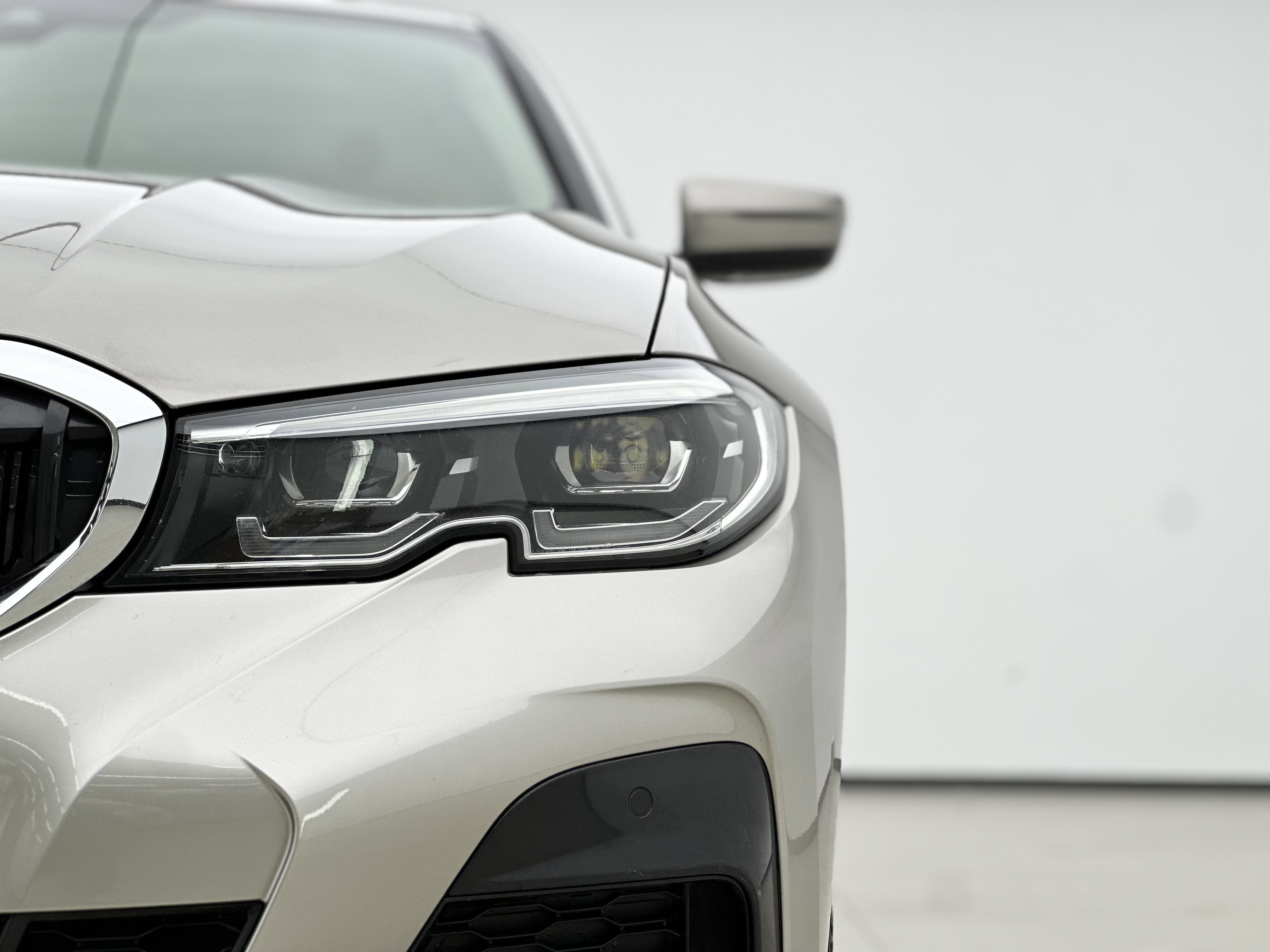 BMW 3 Series 2020 car image #16